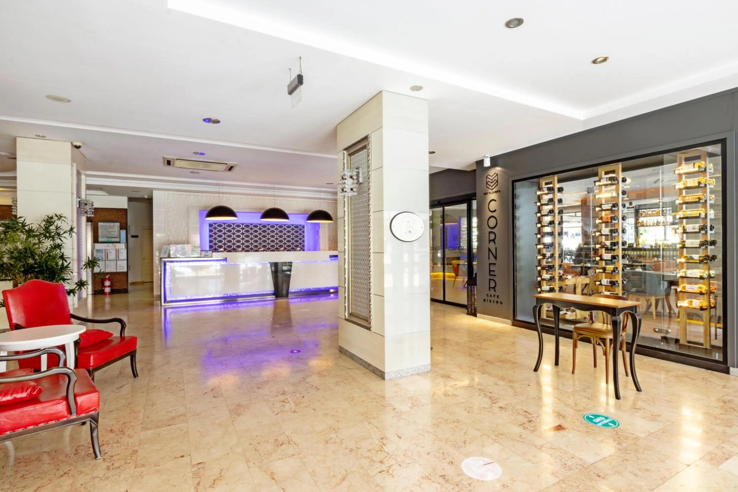 Lobby or reception in May Flower Apart Hotel