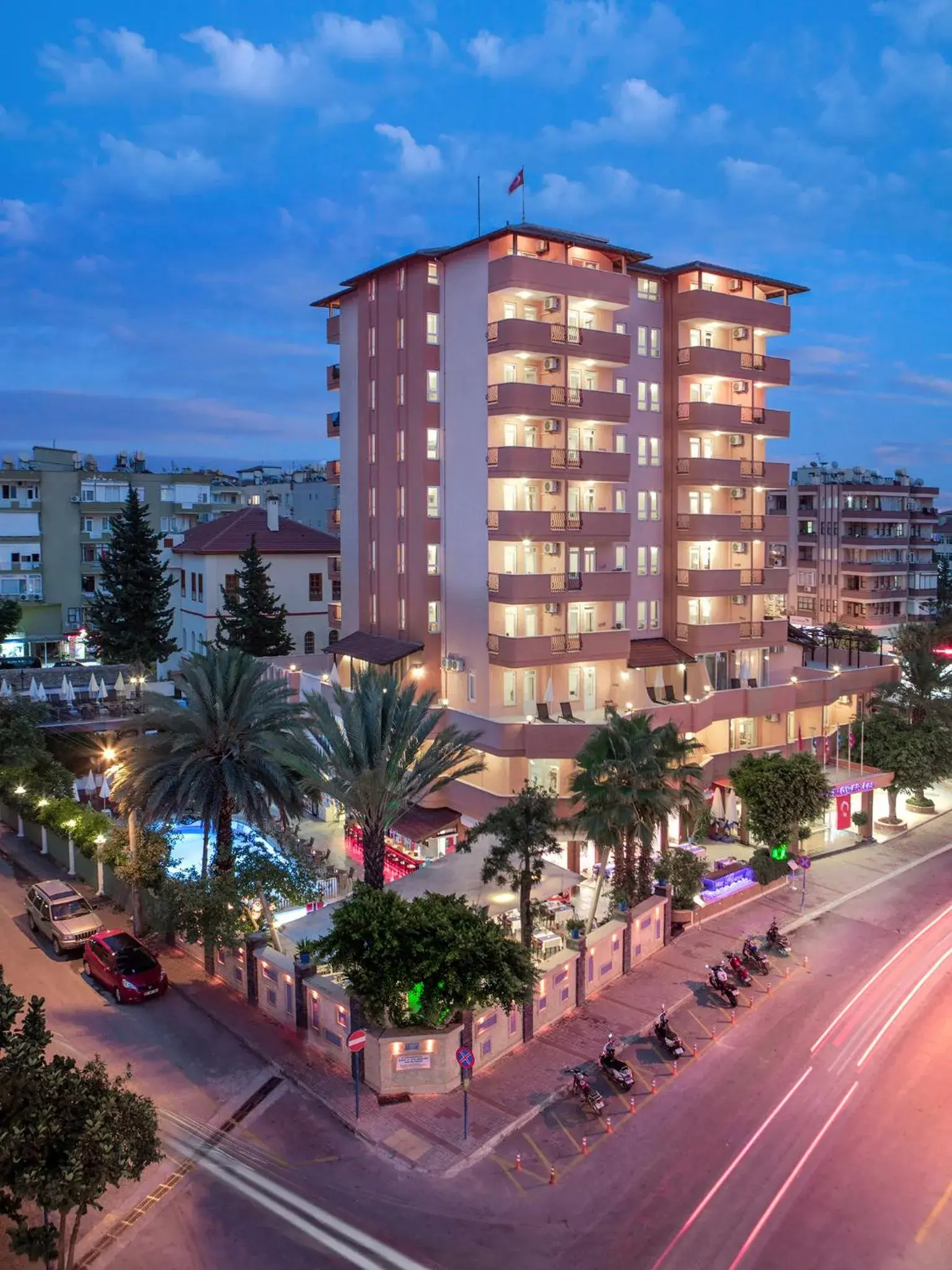 Property building, Nearby Landmark in May Flower Apart Hotel