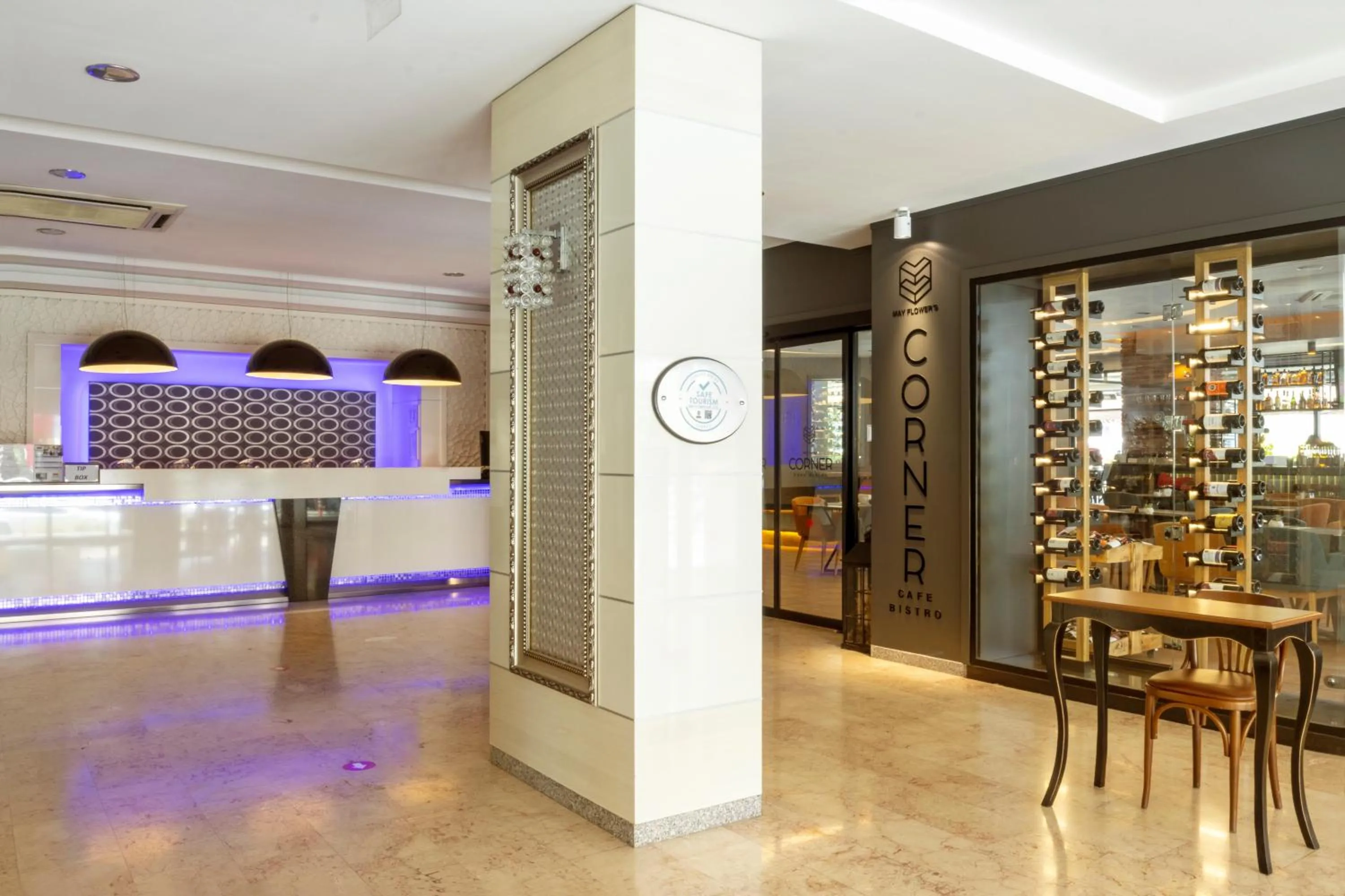 Lobby or reception in May Flower Apart Hotel