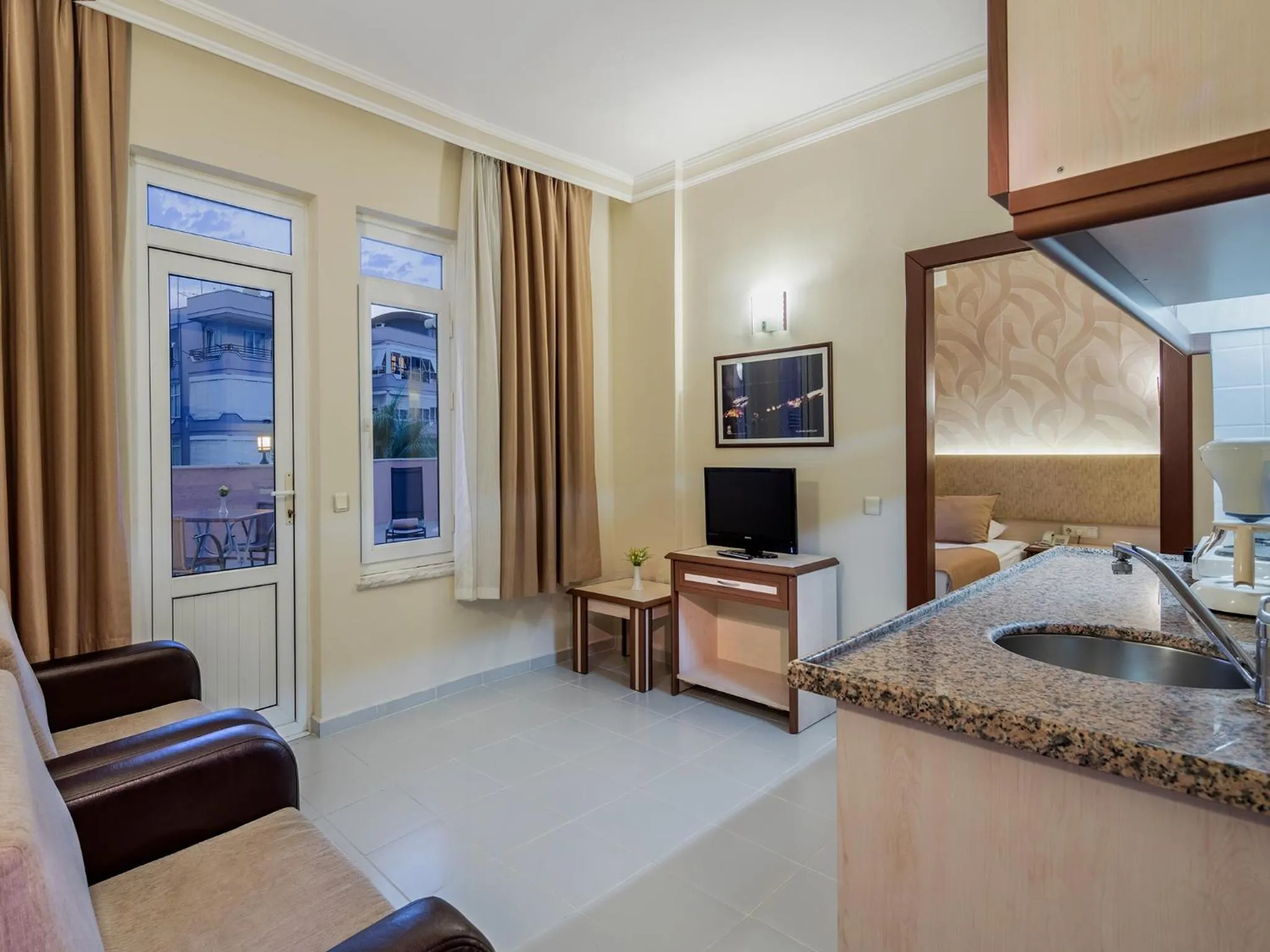 Kitchen or kitchenette in May Flower Apart Hotel