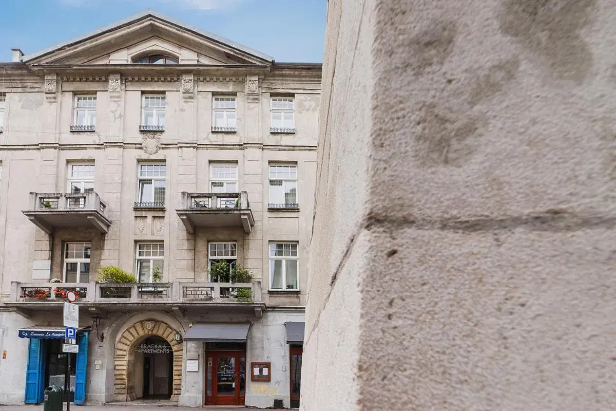 Property building in Apartamenty Bracka 6 Property building in Apartamenty Bracka 6