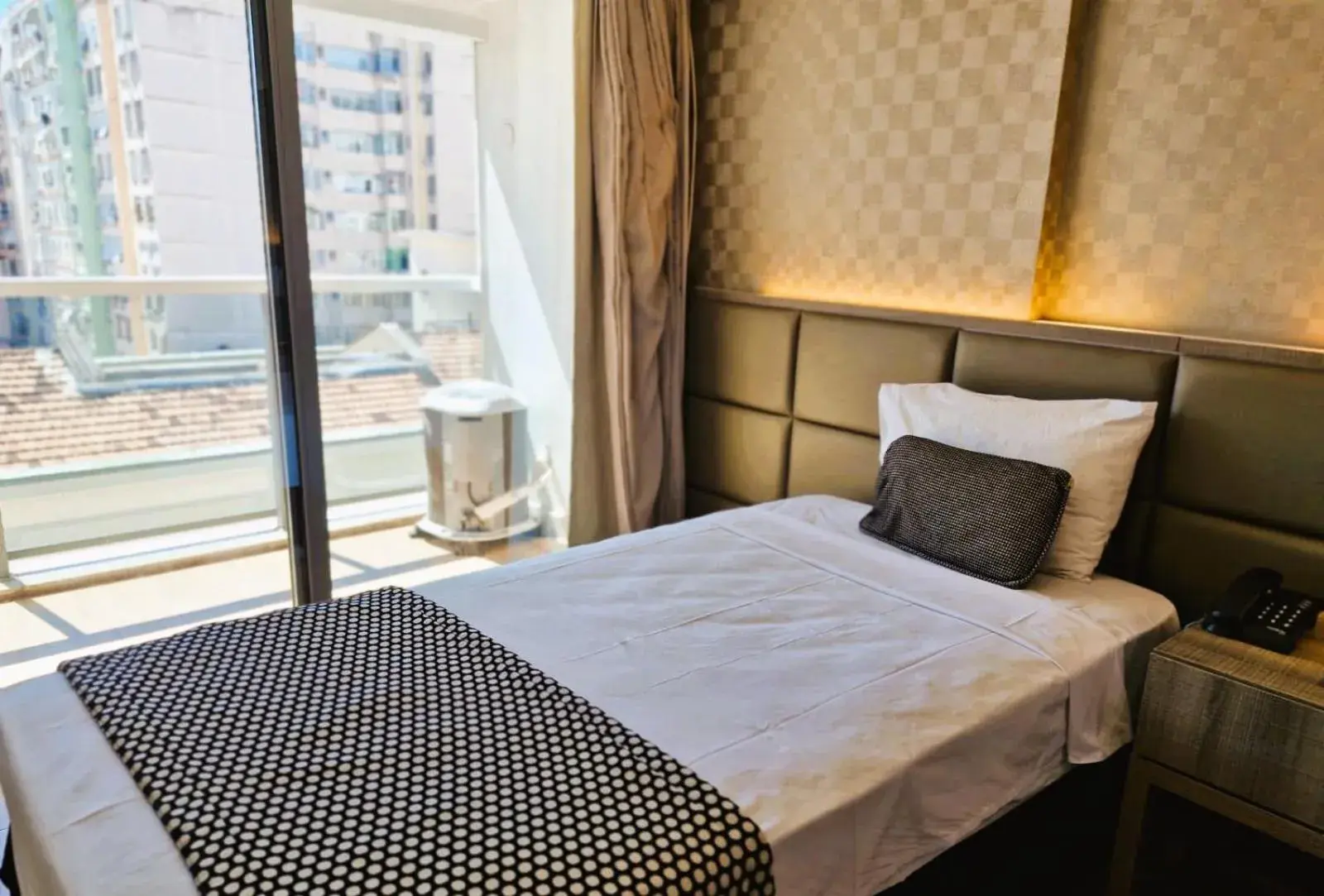 Patio, Bed in Royal Regency Palace Hotel Patio, Bed in Royal Regency Palace Hotel