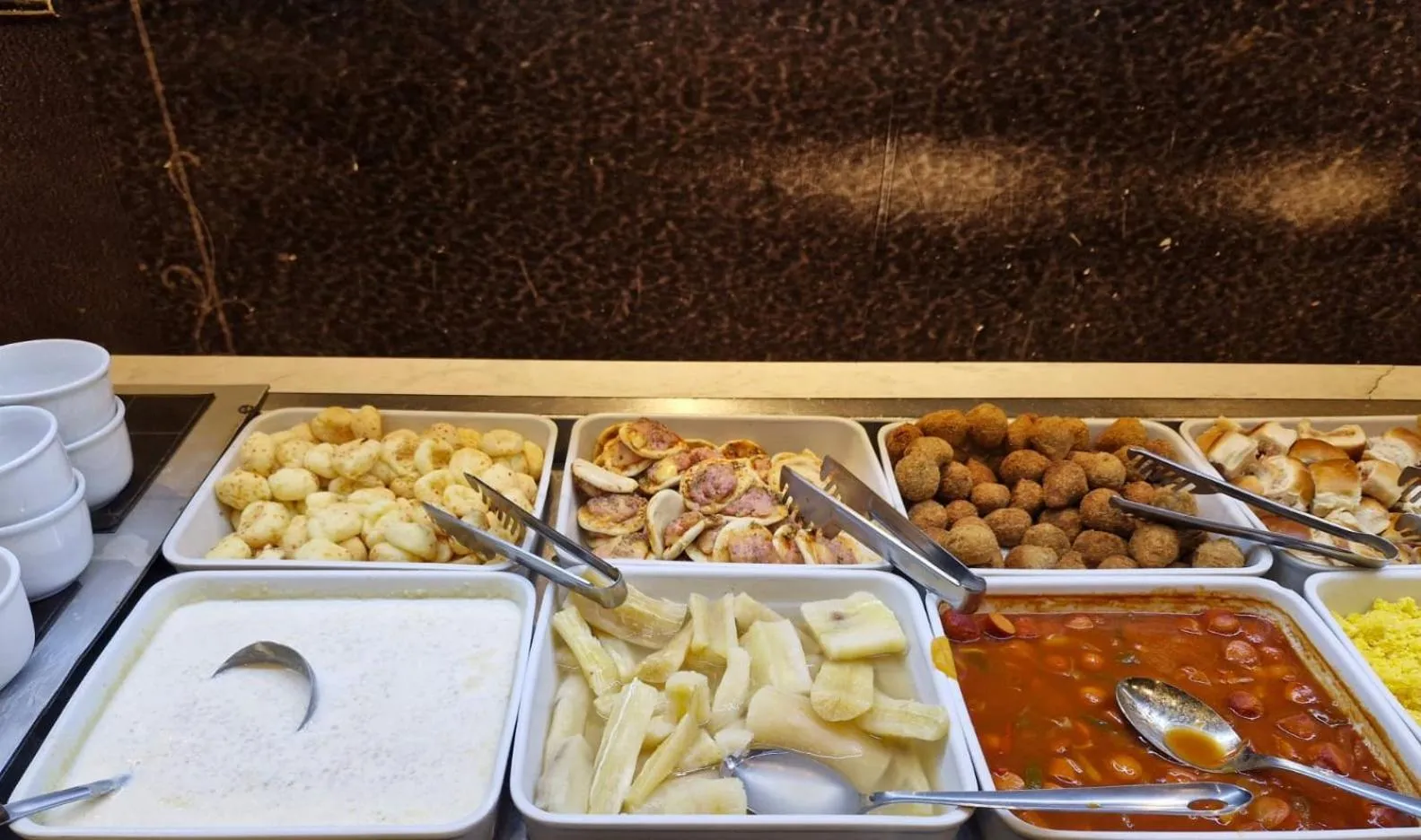 Restaurant/places to eat in Royal Regency Palace Hotel