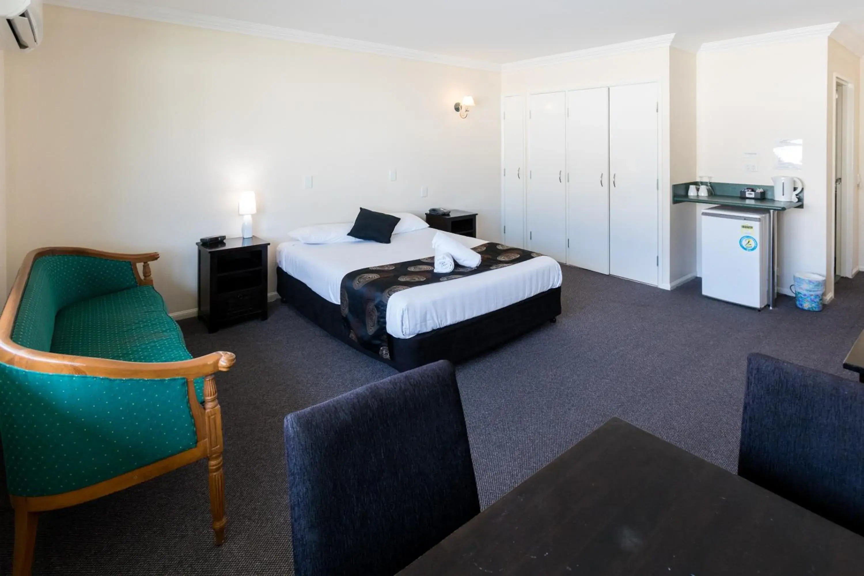 Bed in Comfort Hotel Pacific Cleveland Bed in Comfort Hotel Pacific Cleveland