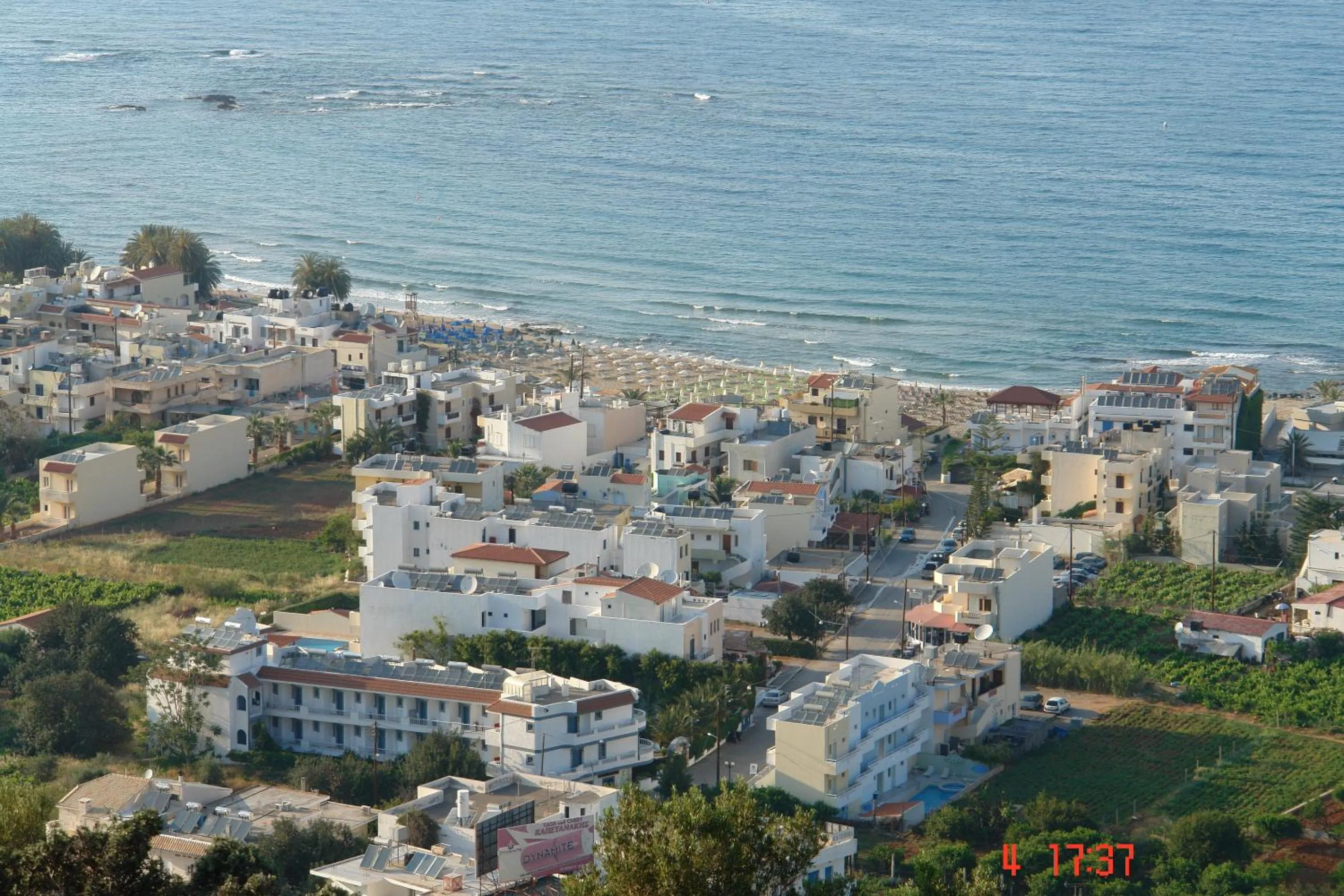 Beach in Sunshine Studios & Apartments