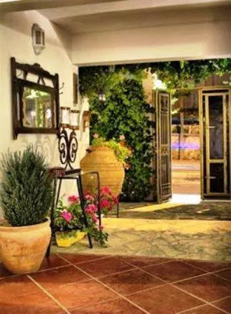 Facade/entrance in Hotel Golden Gate