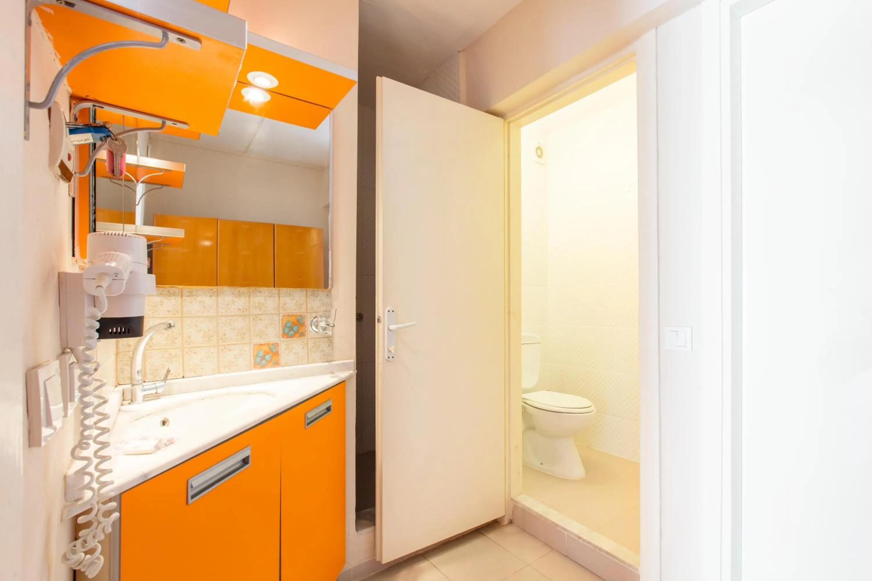 Toilet in Hotel Golden Gate