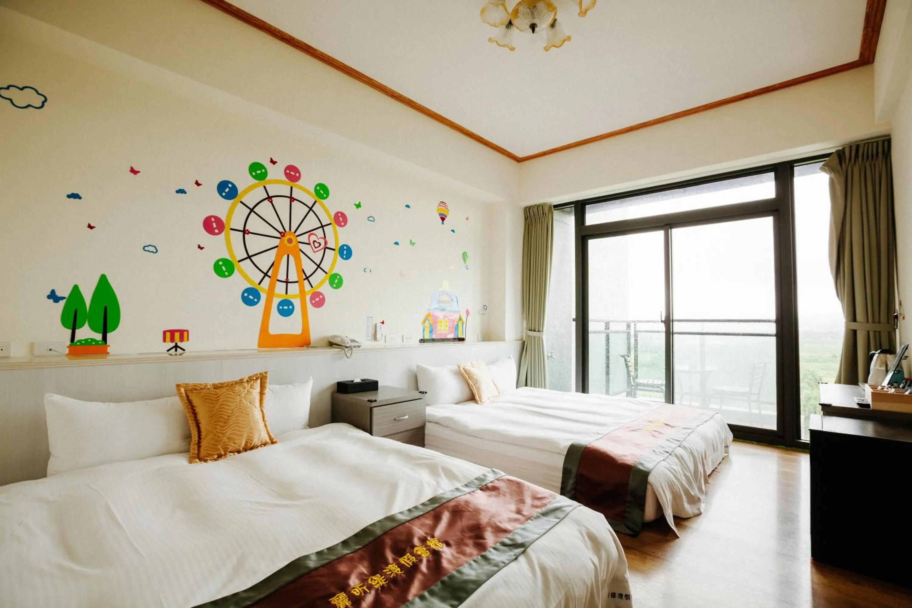 Photo of the whole room, Bed in Lisinty Resort