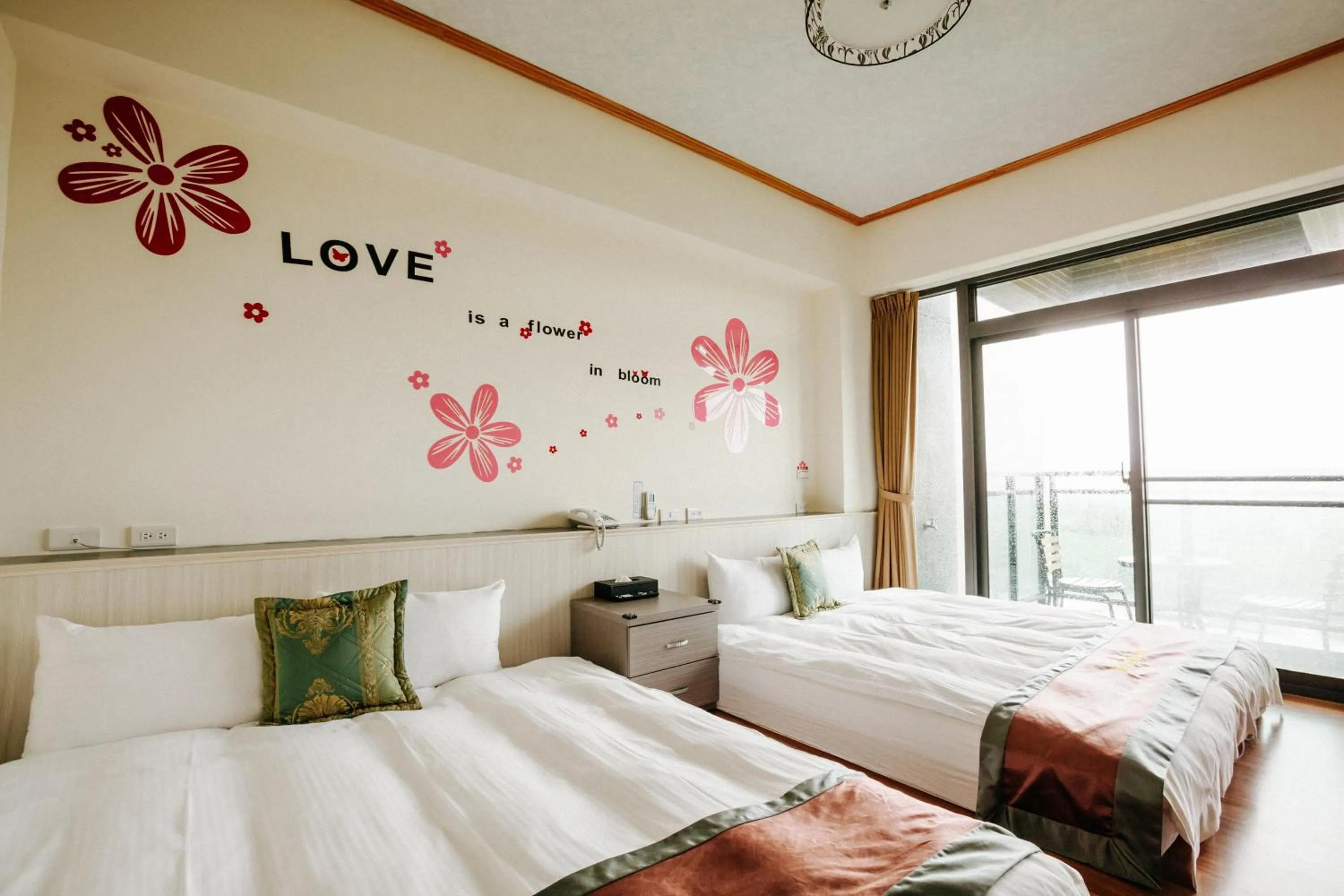 Photo of the whole room, Bed in Lisinty Resort