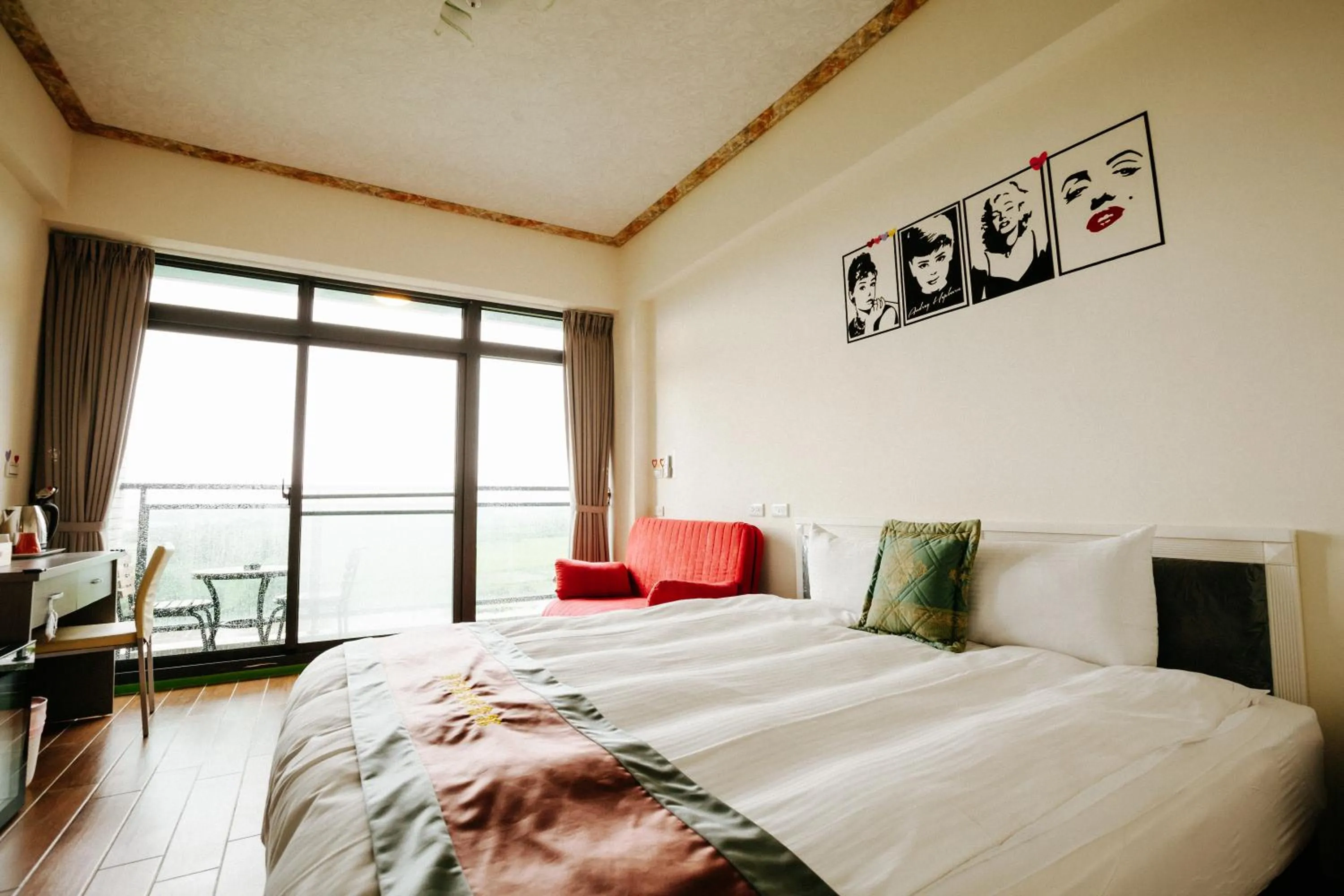 Photo of the whole room, Bed in Lisinty Resort