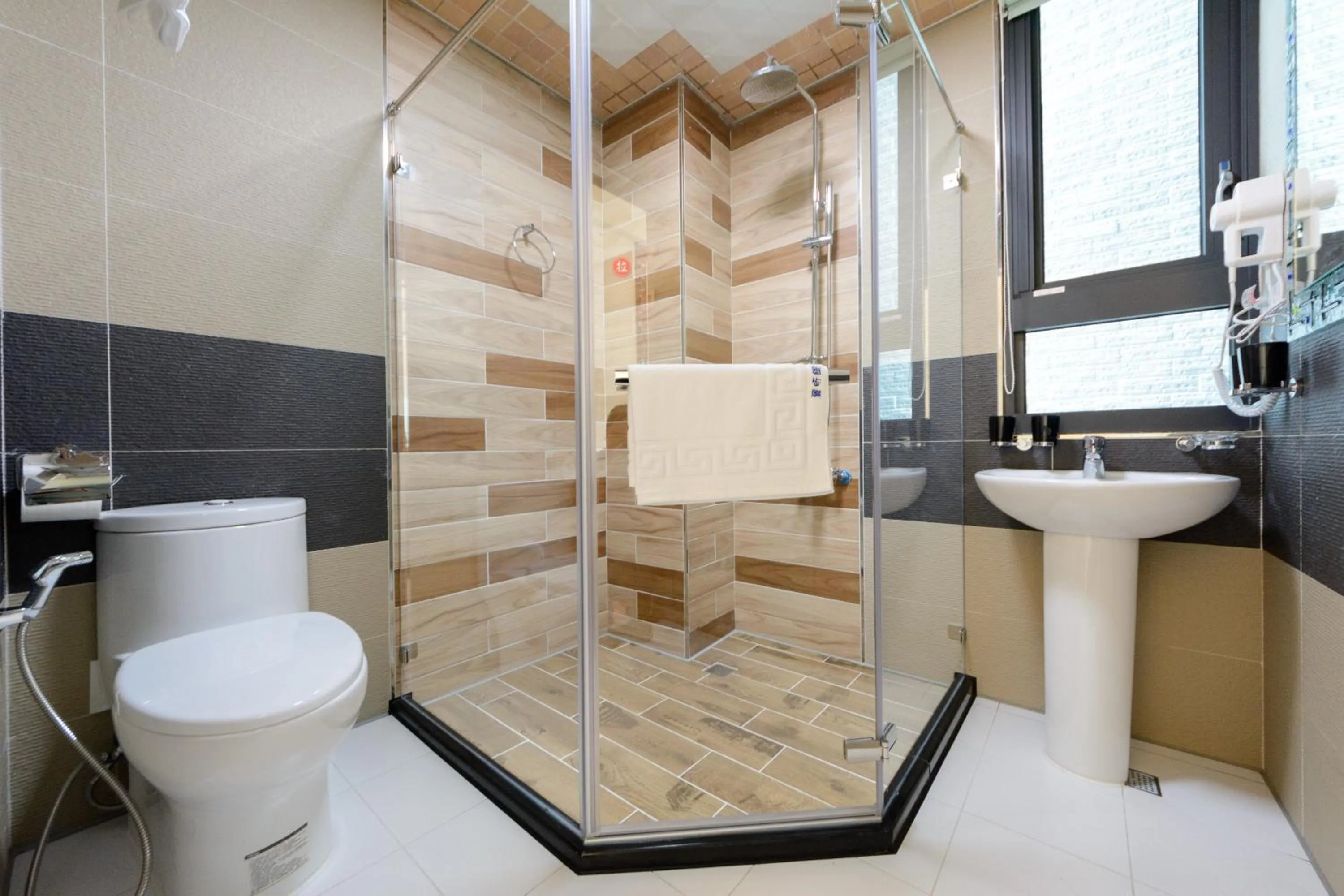 Shower in Lisinty Resort