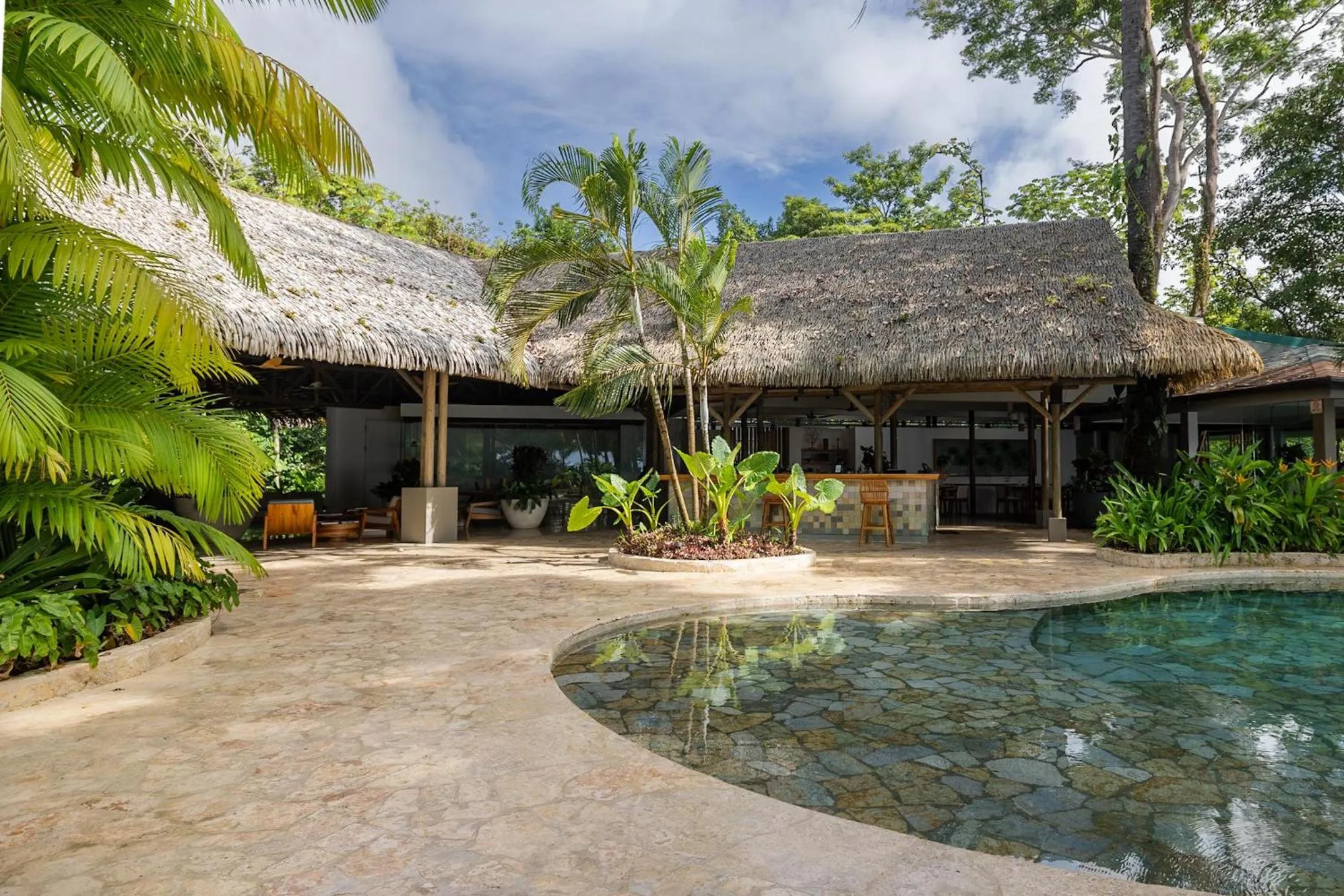 Property building in Arenas Del Mar Beachfront & Rainforest Resort Member of the Cayuga Collection