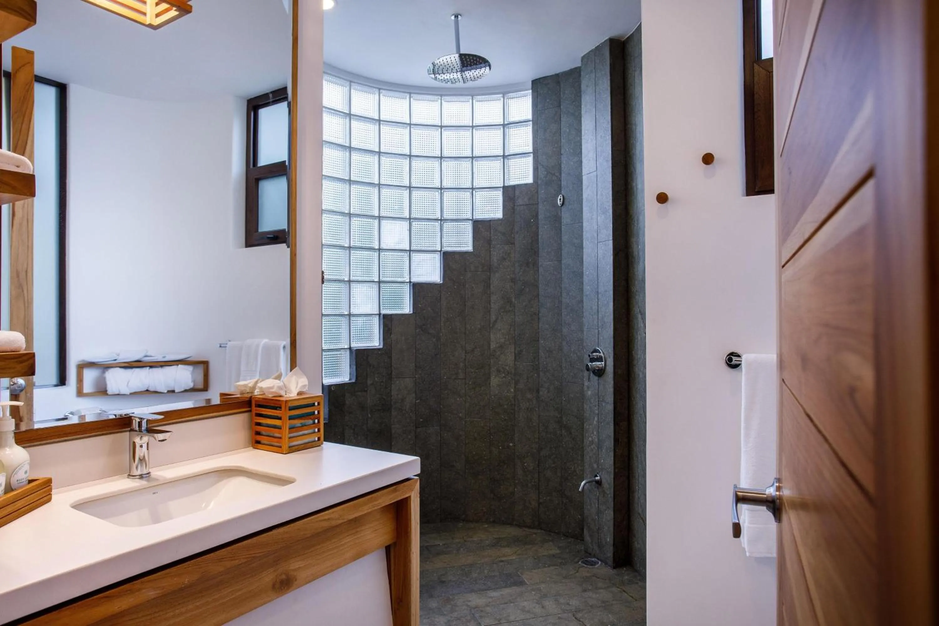 Bathroom in Arenas Del Mar Beachfront & Rainforest Resort Member of the Cayuga Collection
