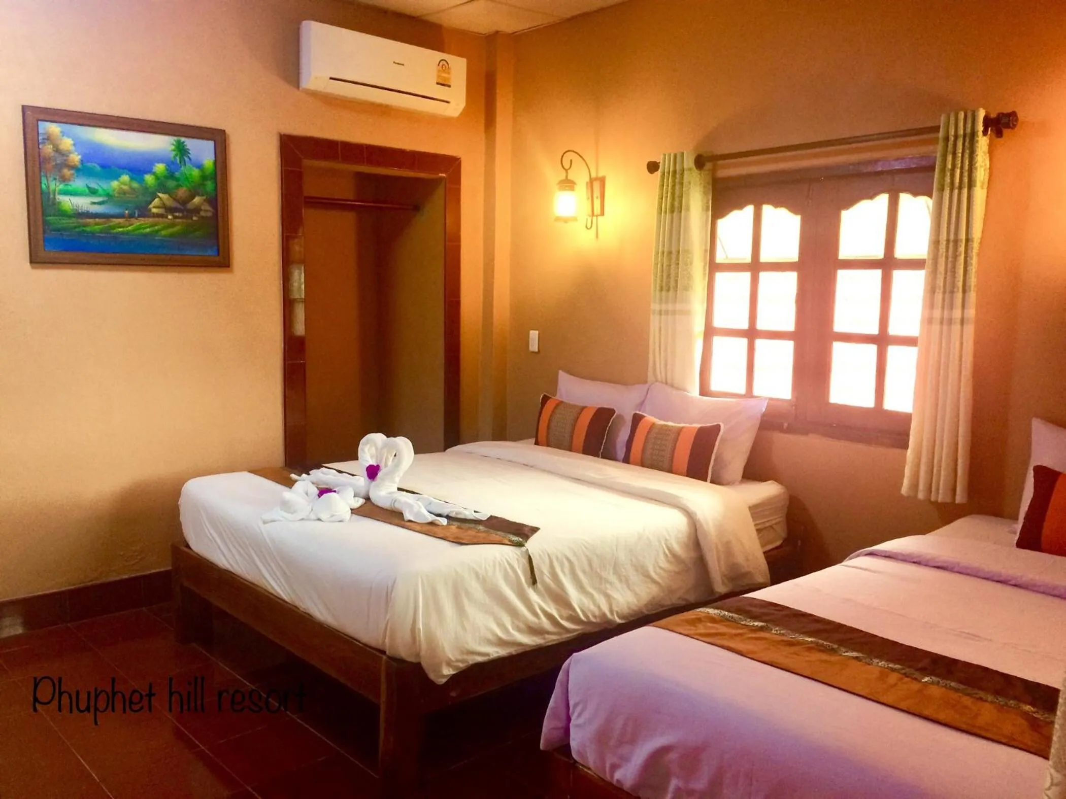 Bed in Phuphet Hill Resort