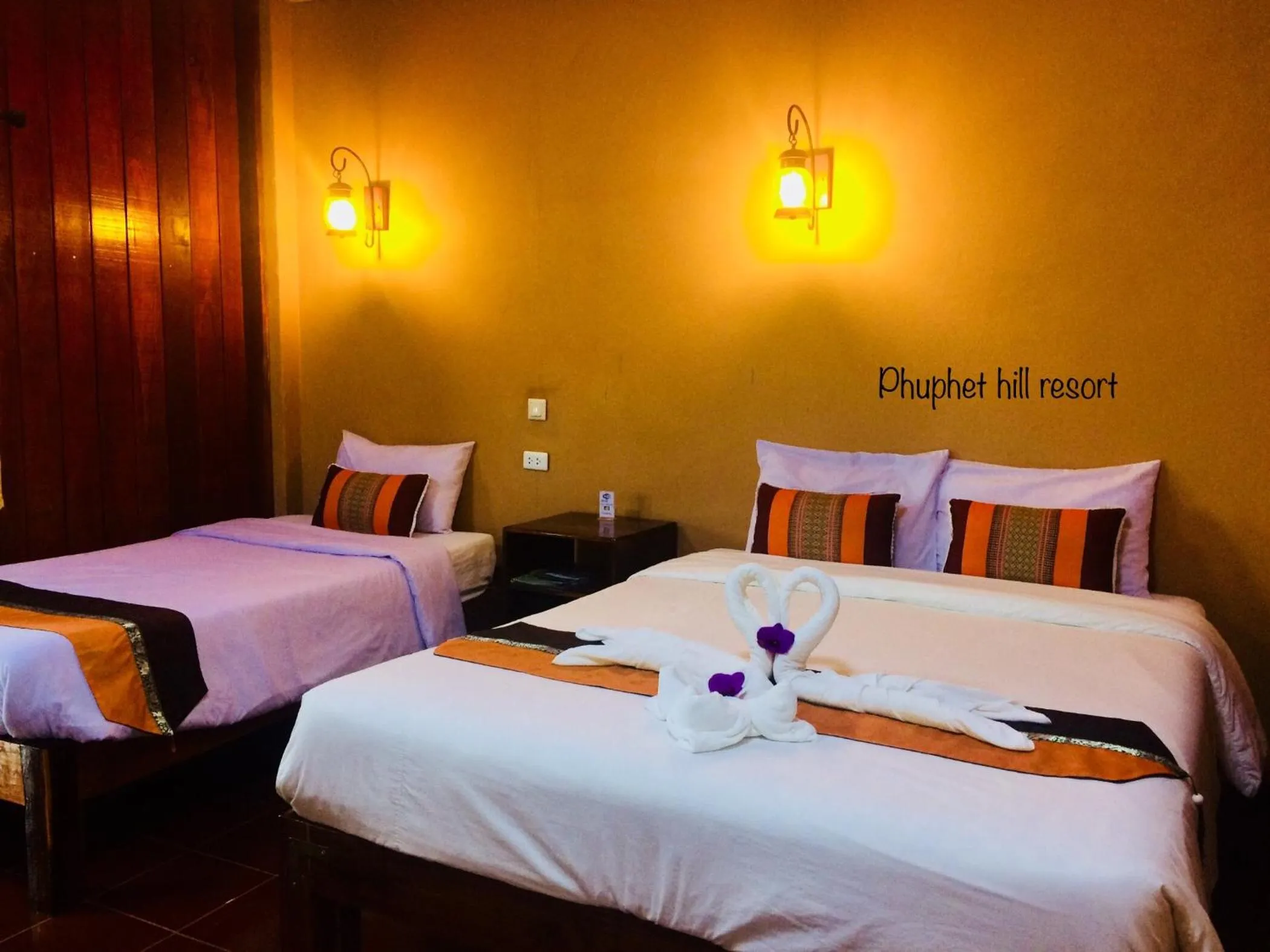 Bed in Phuphet Hill Resort