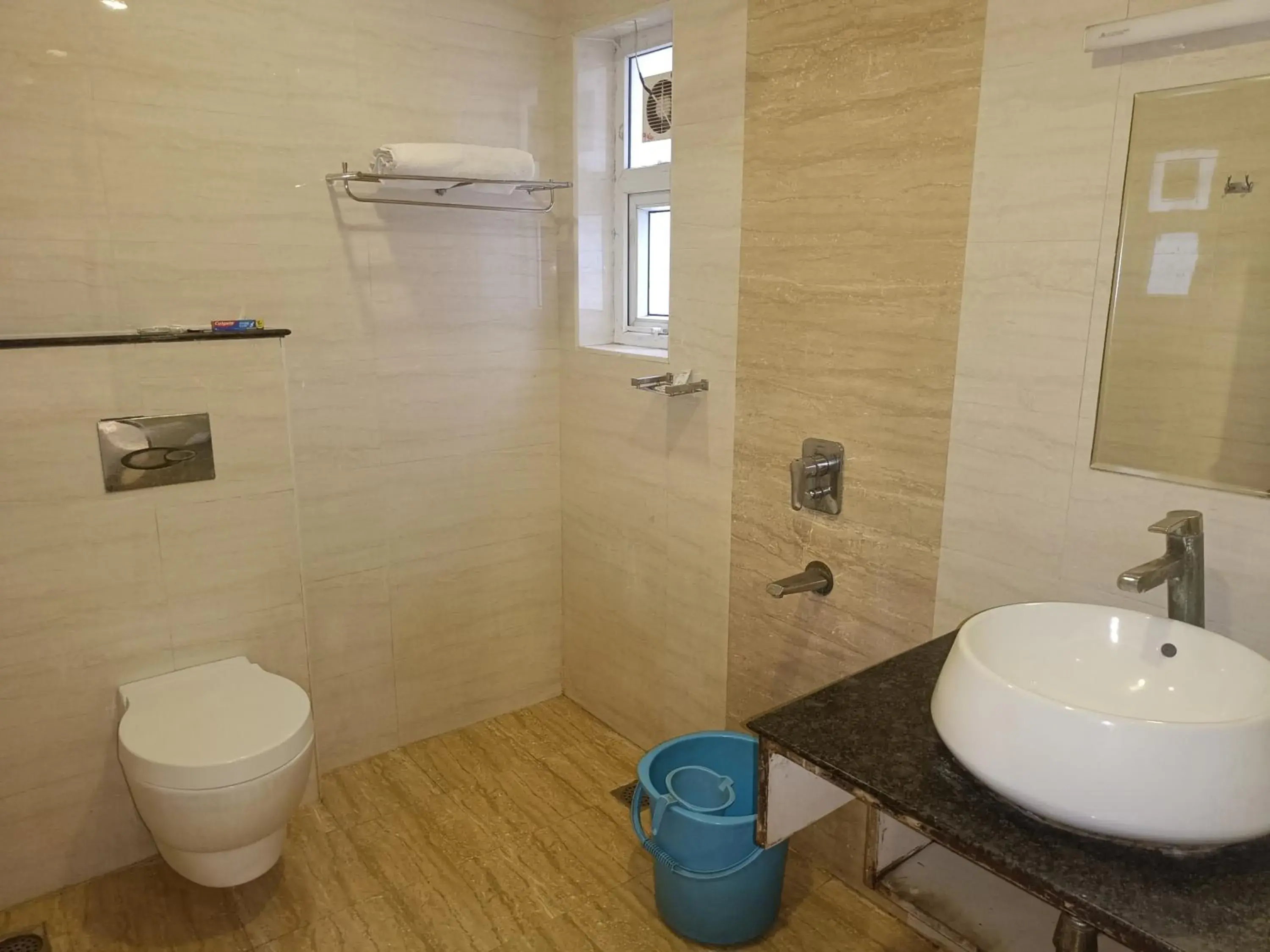 Toilet in The Kings Park Residency Toilet in The Kings Park Residency