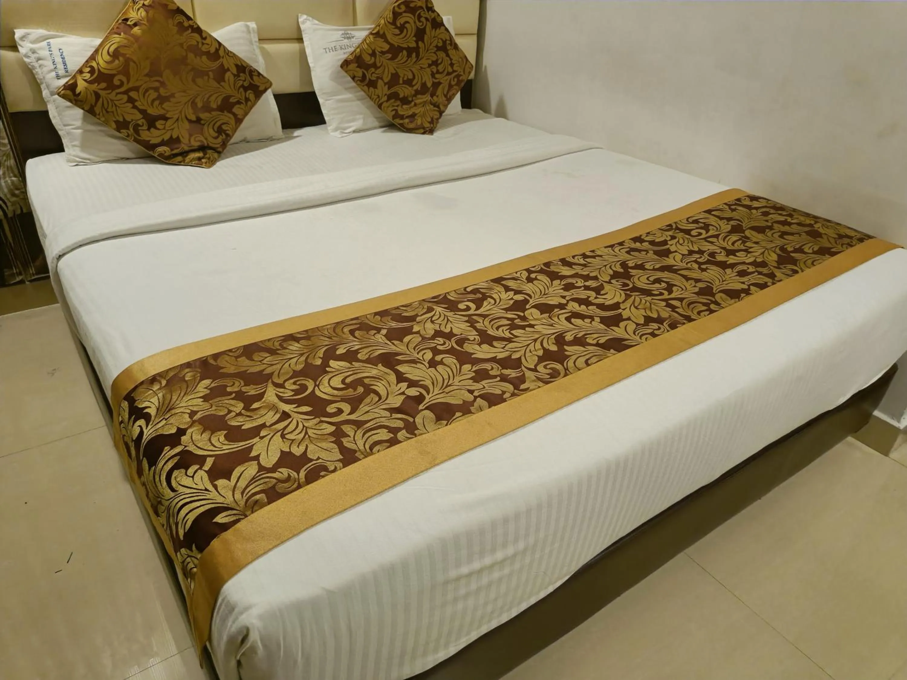 Bed in The Kings Park Residency