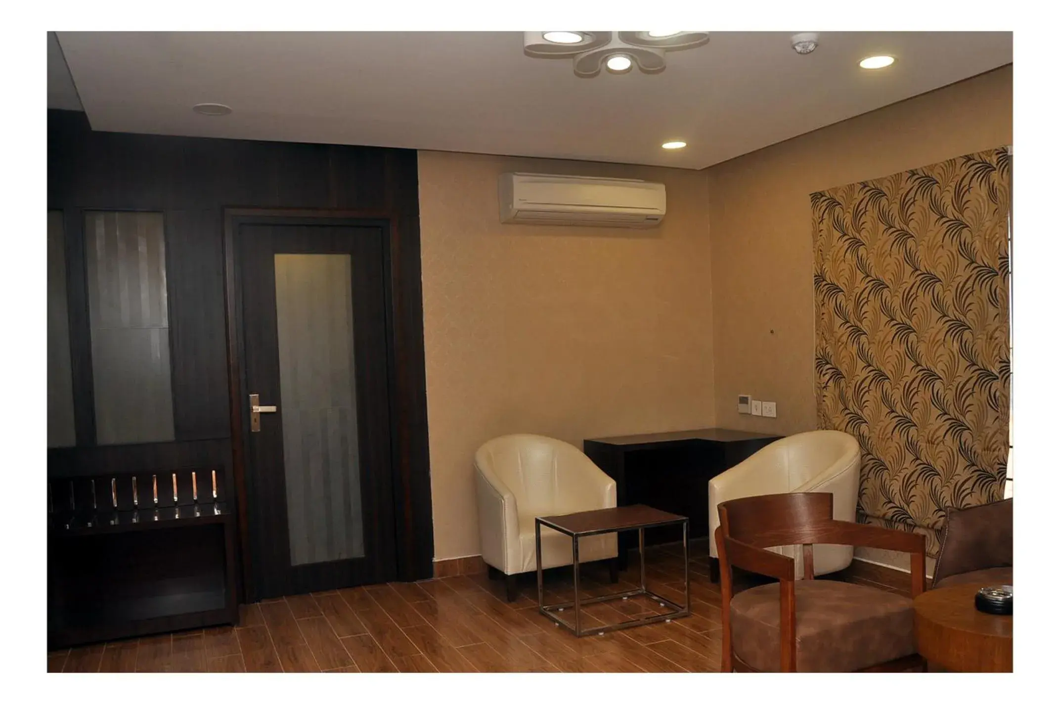 Living room in The Kings Park Residency Living room in The Kings Park Residency