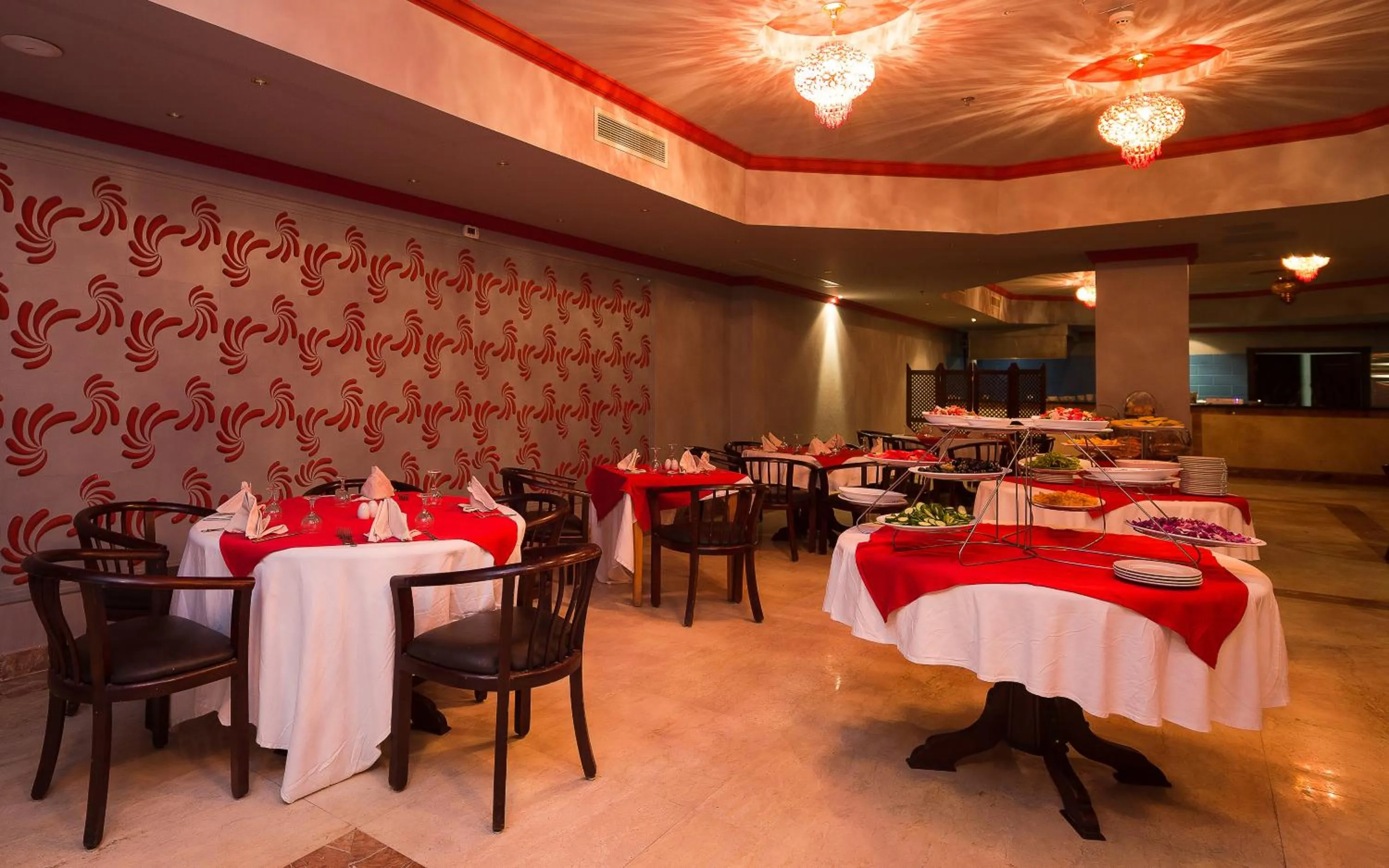 Restaurant/Places to Eat in Hawaii Caesar Palace Aqua Park - Families and Couples Only