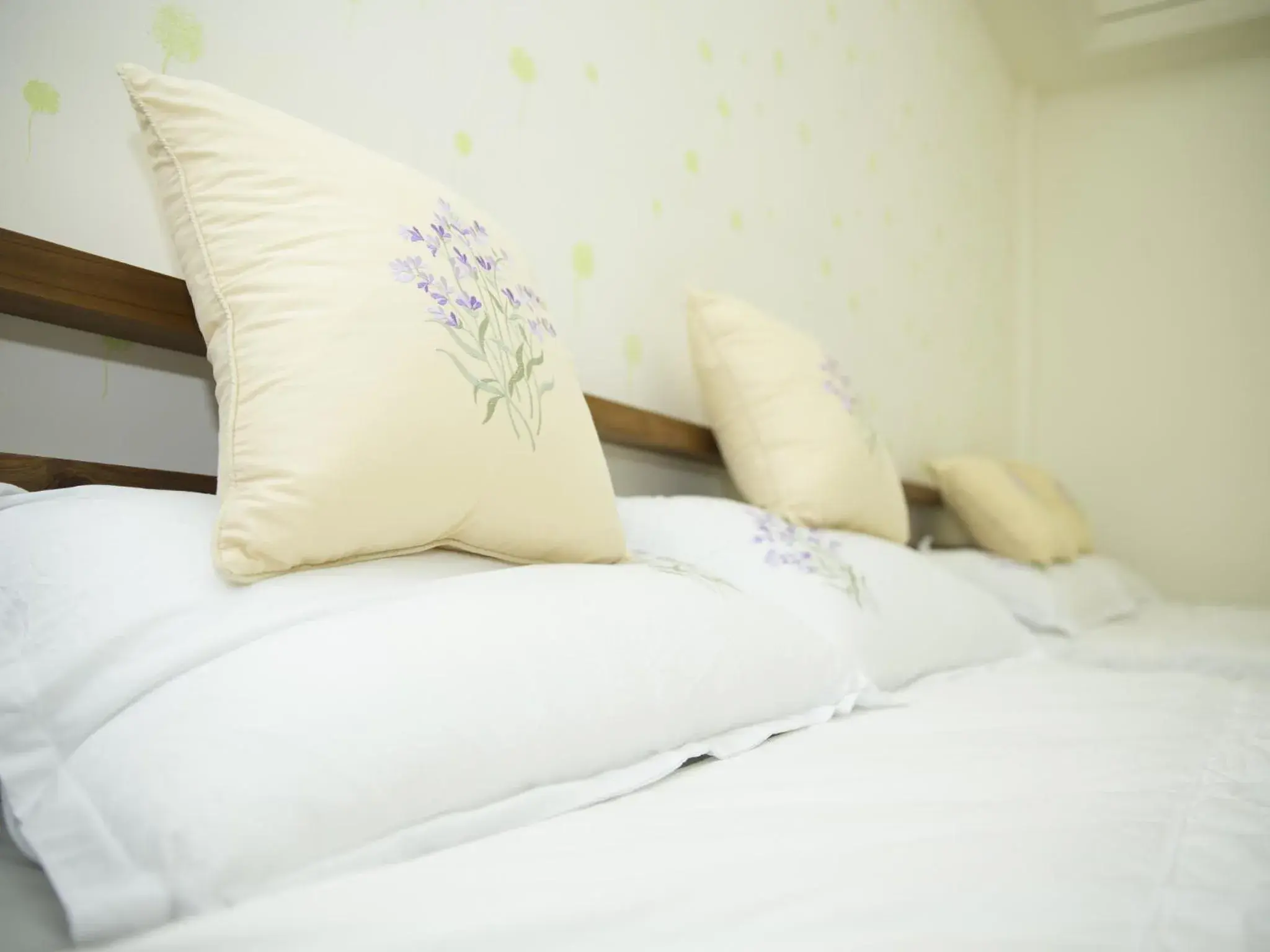 Classic Quadruple Room in Home & Teak Residence Classic Quadruple Room in Home & Teak Residence