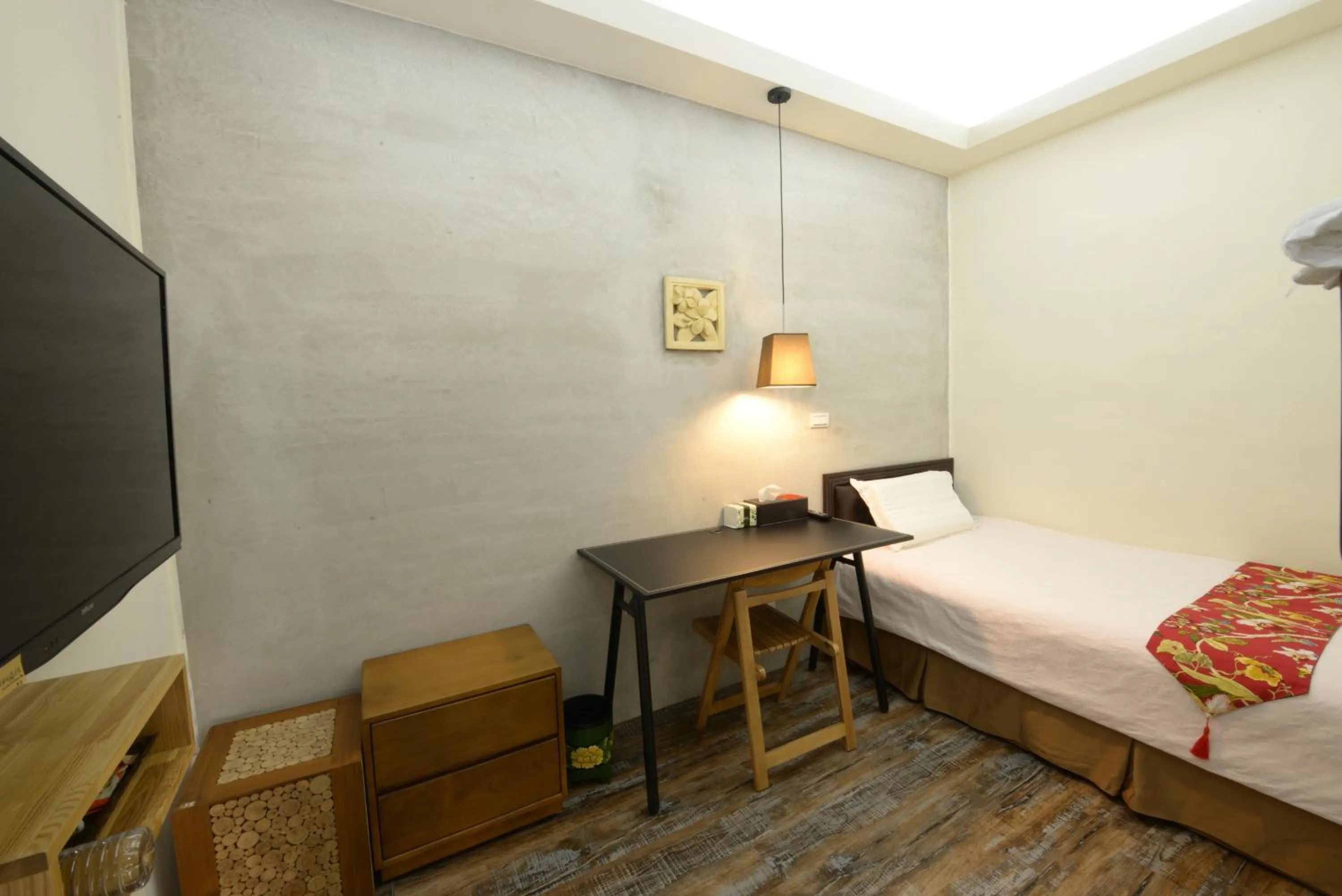 Budget Single Room - single occupancy in Home & Teak Residence