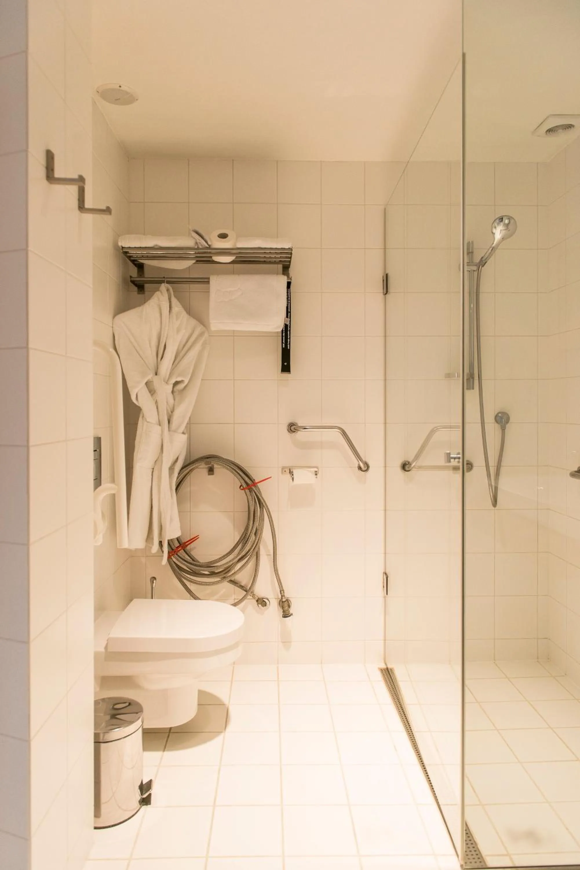 Shower in HOT_elarnia Hotel & Spa