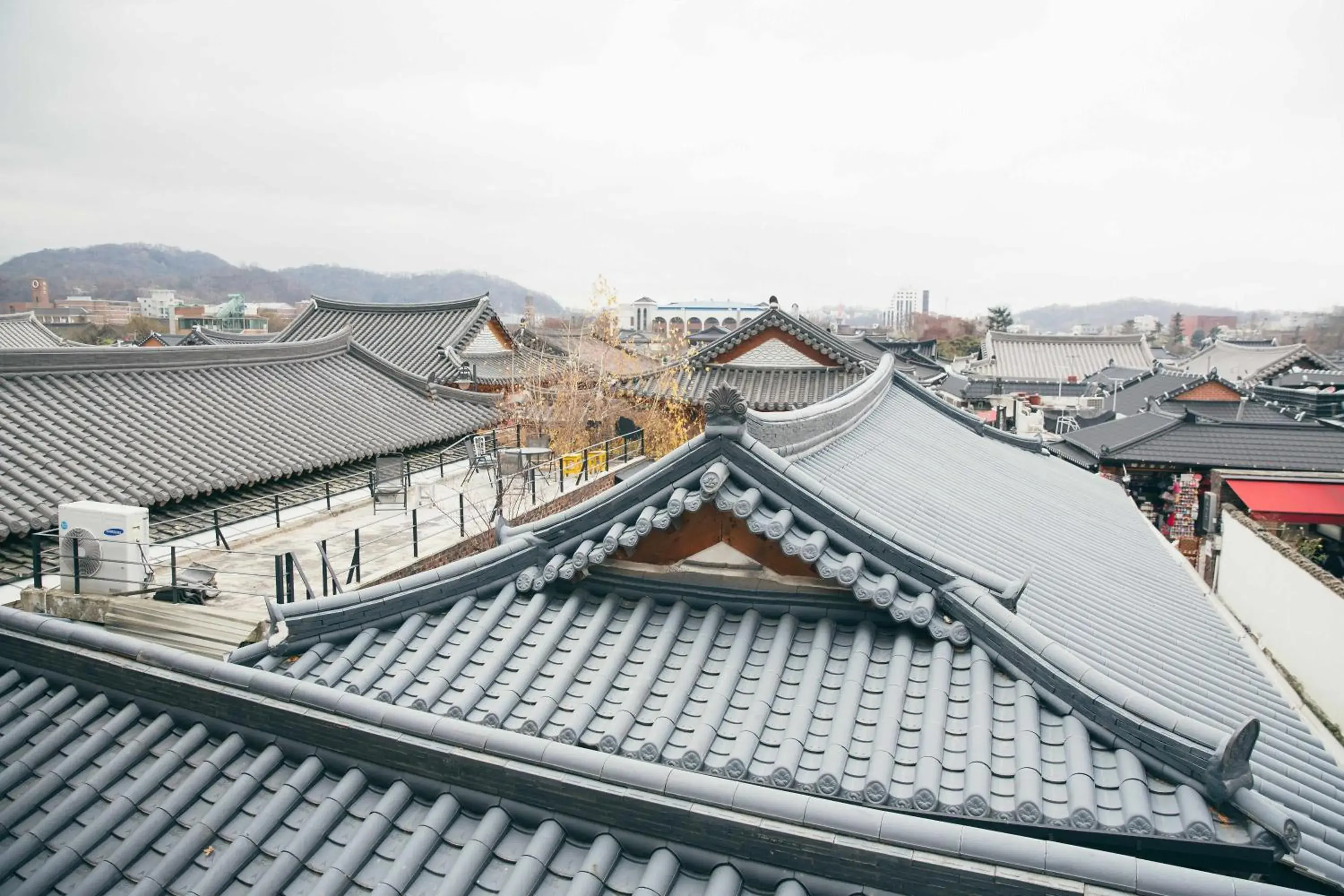 Landmark view in Laon Hanok Gguljam Landmark view in Laon Hanok Gguljam
