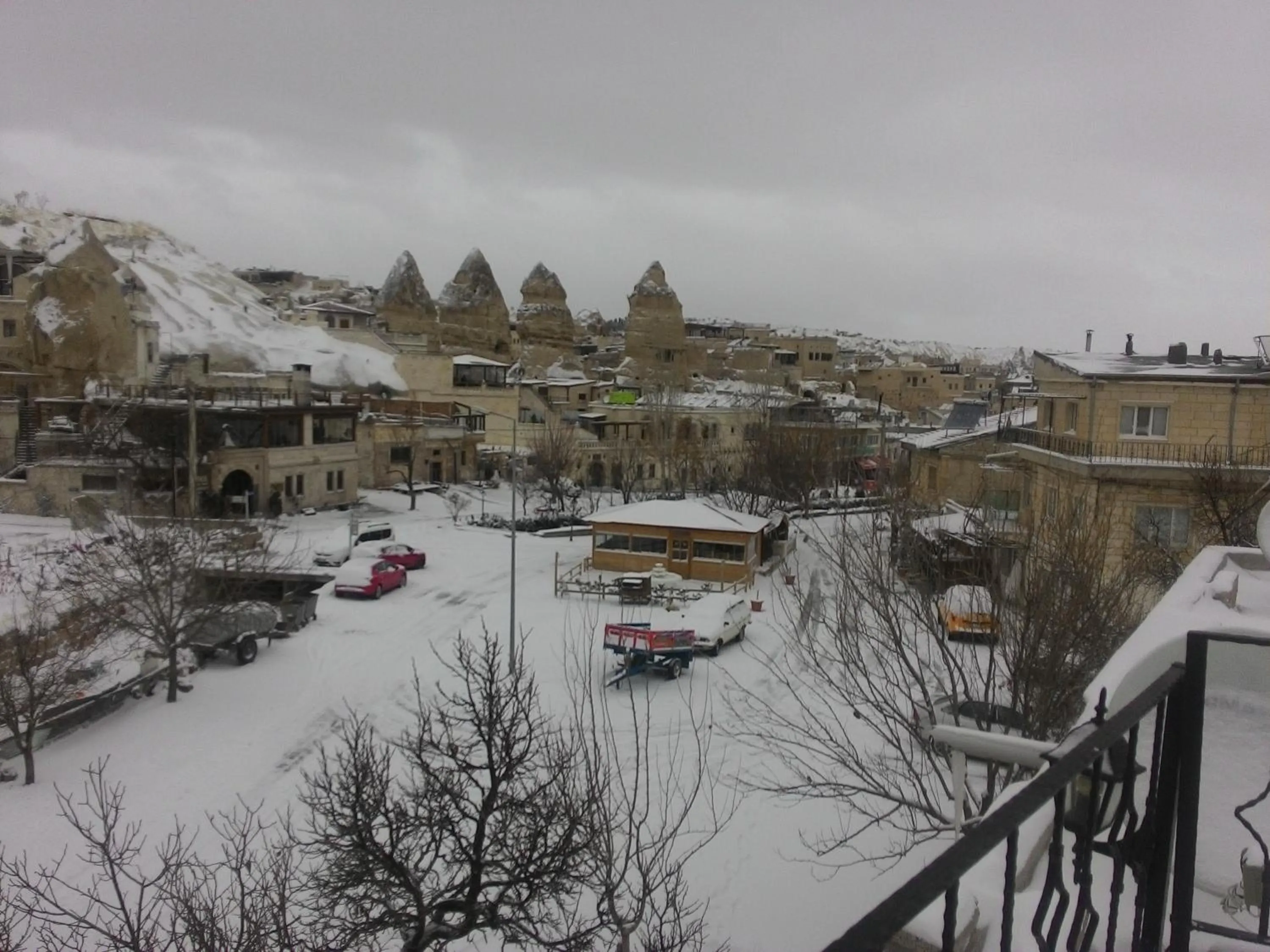 Winter in Nature Park Cave Hotel