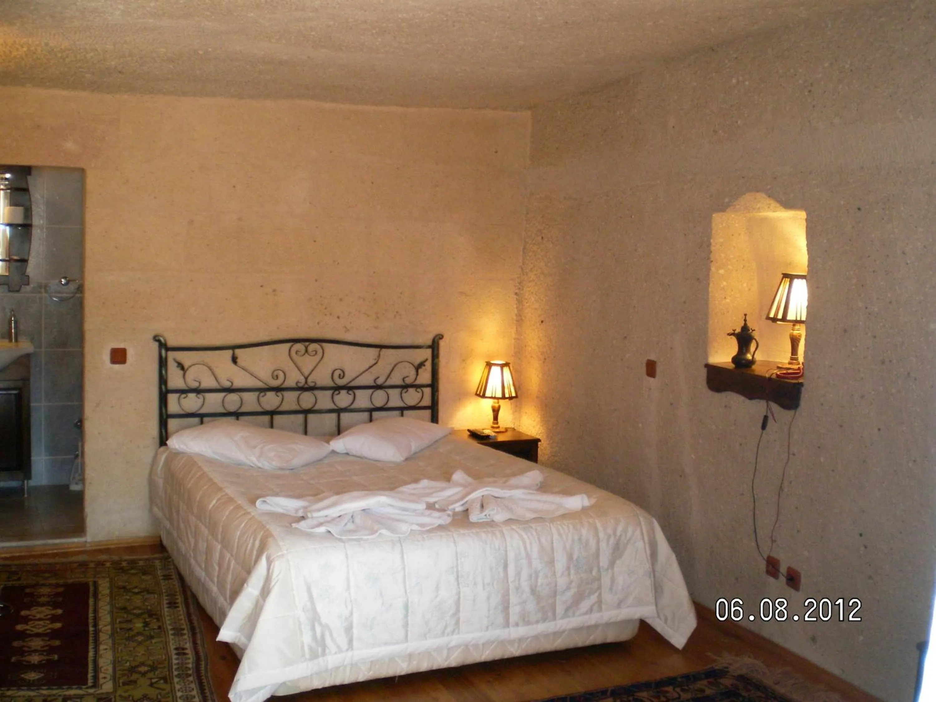 Bed in Nature Park Cave Hotel