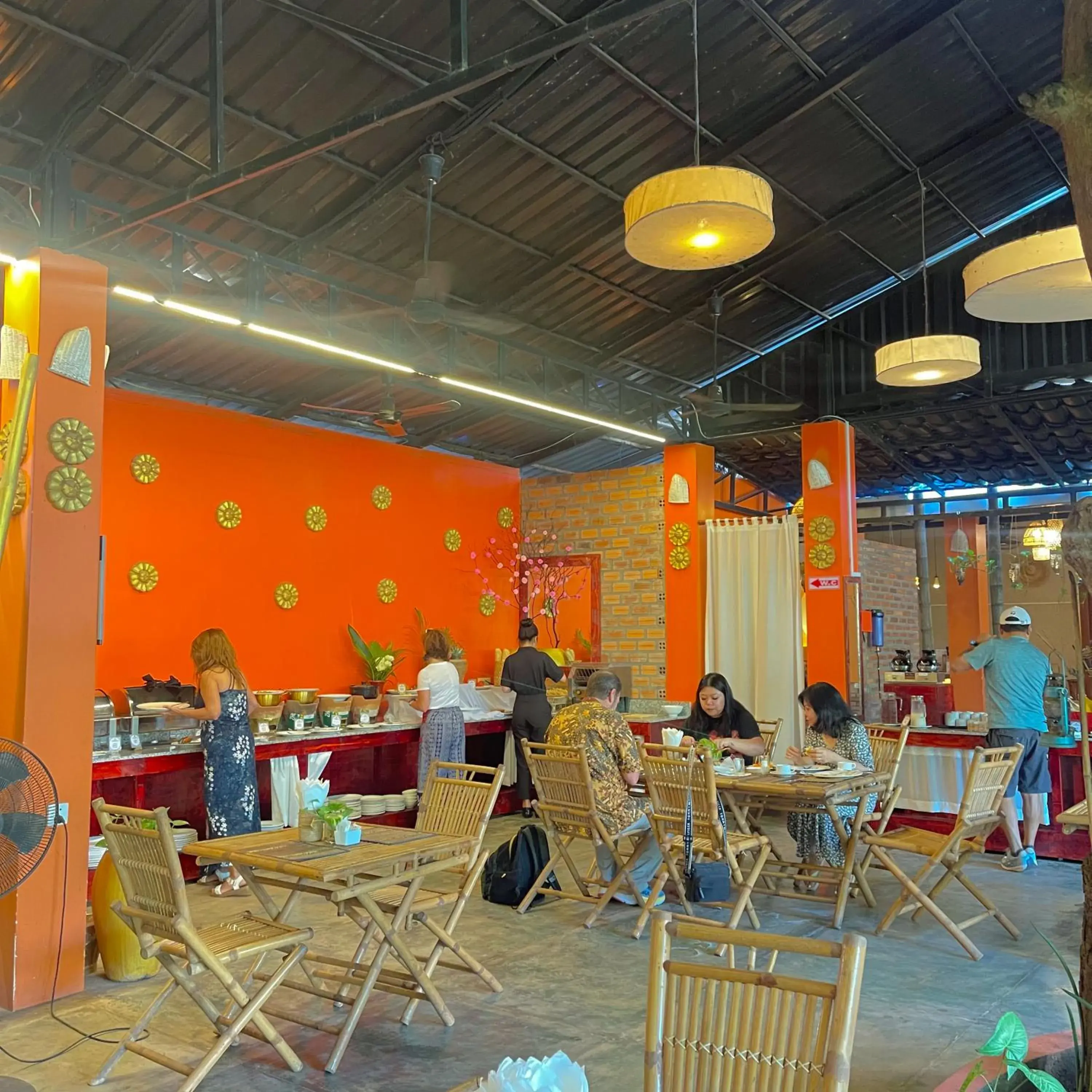 Restaurant/places to eat in Central Privilege Hotel Restaurant/places to eat in Central Privilege Hotel