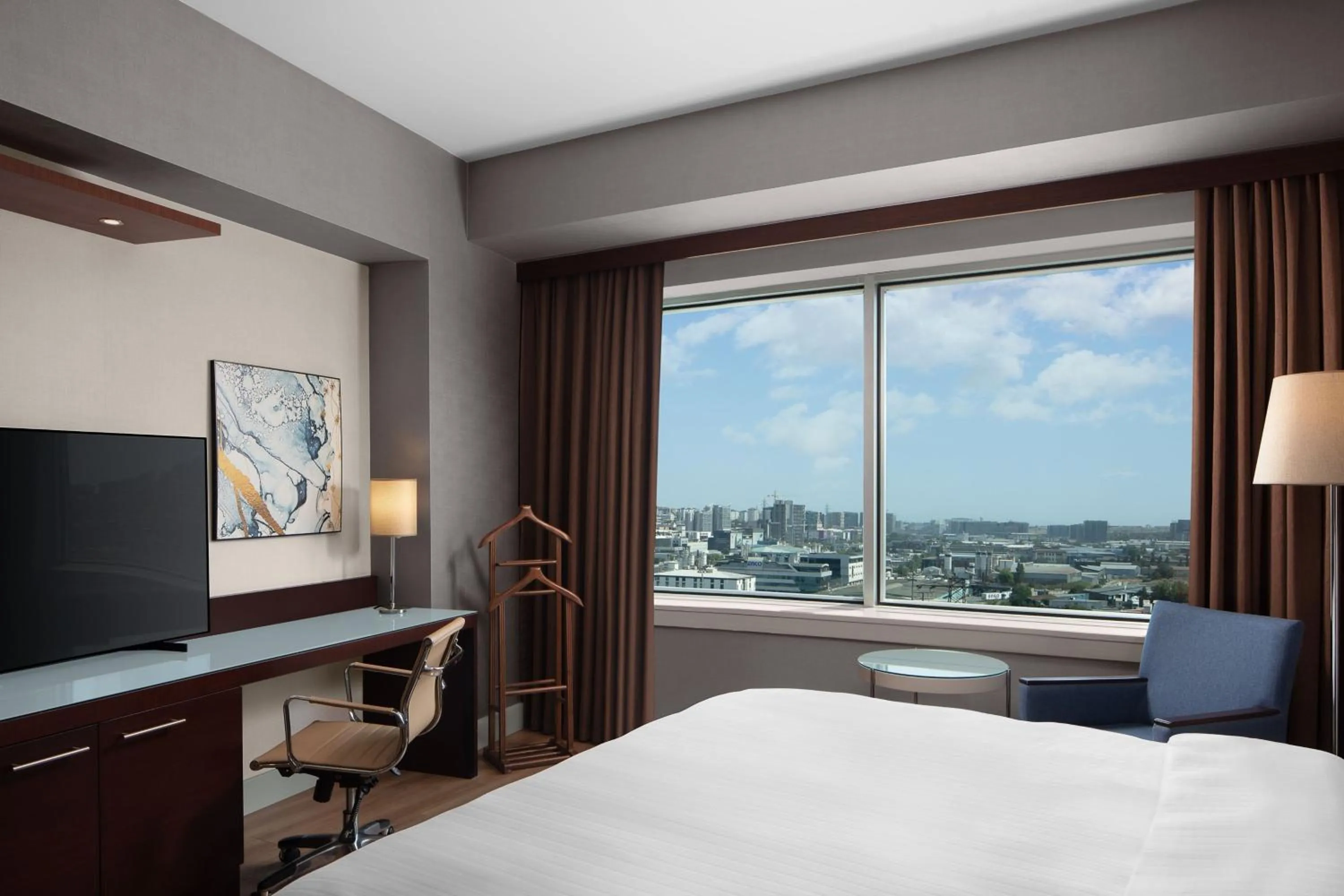 Photo of the whole room, Bed in Delta Hotels Istanbul West