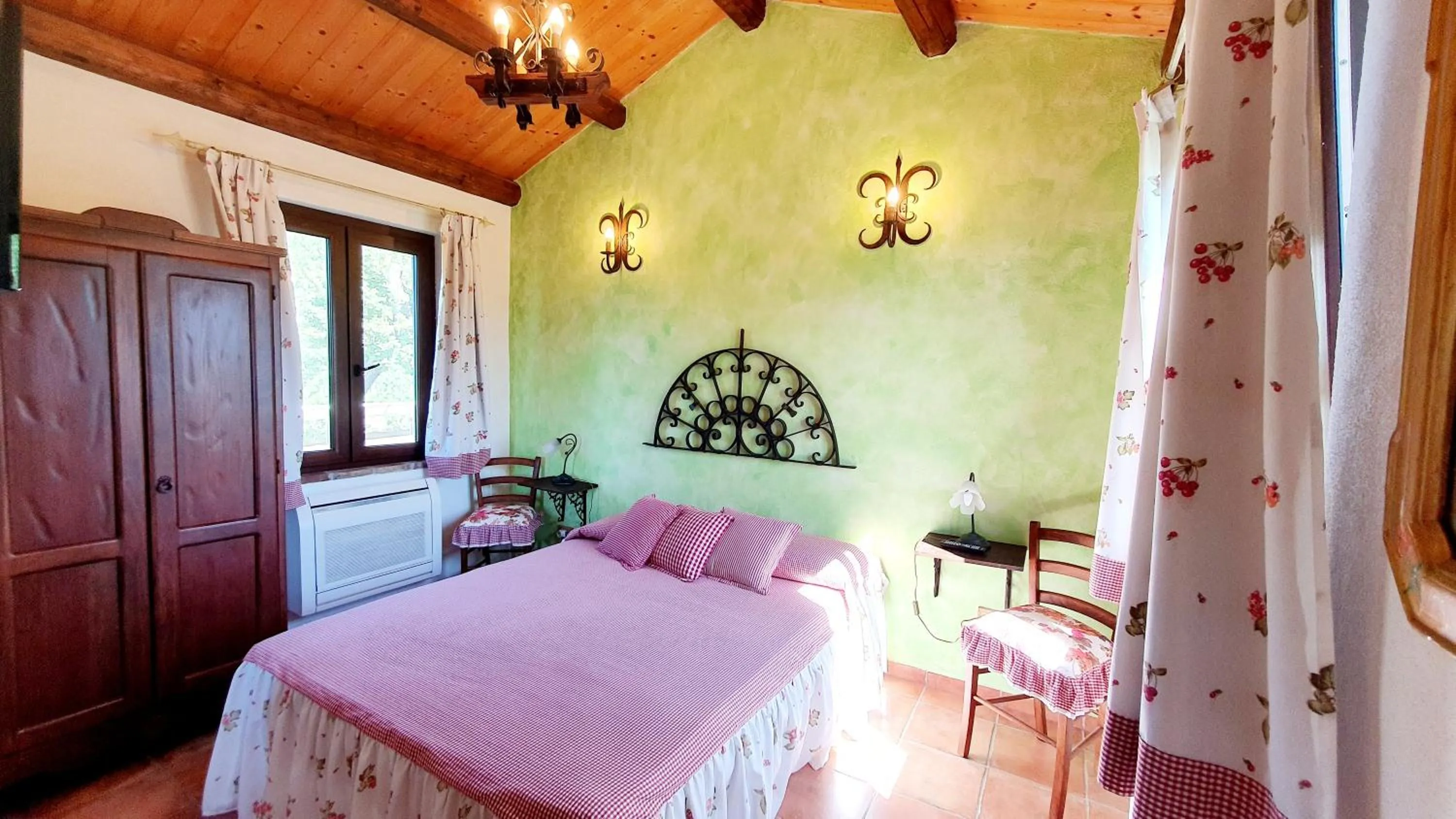 Photo of the whole room, Bed in AGRITURISMO iL PIOPPETO