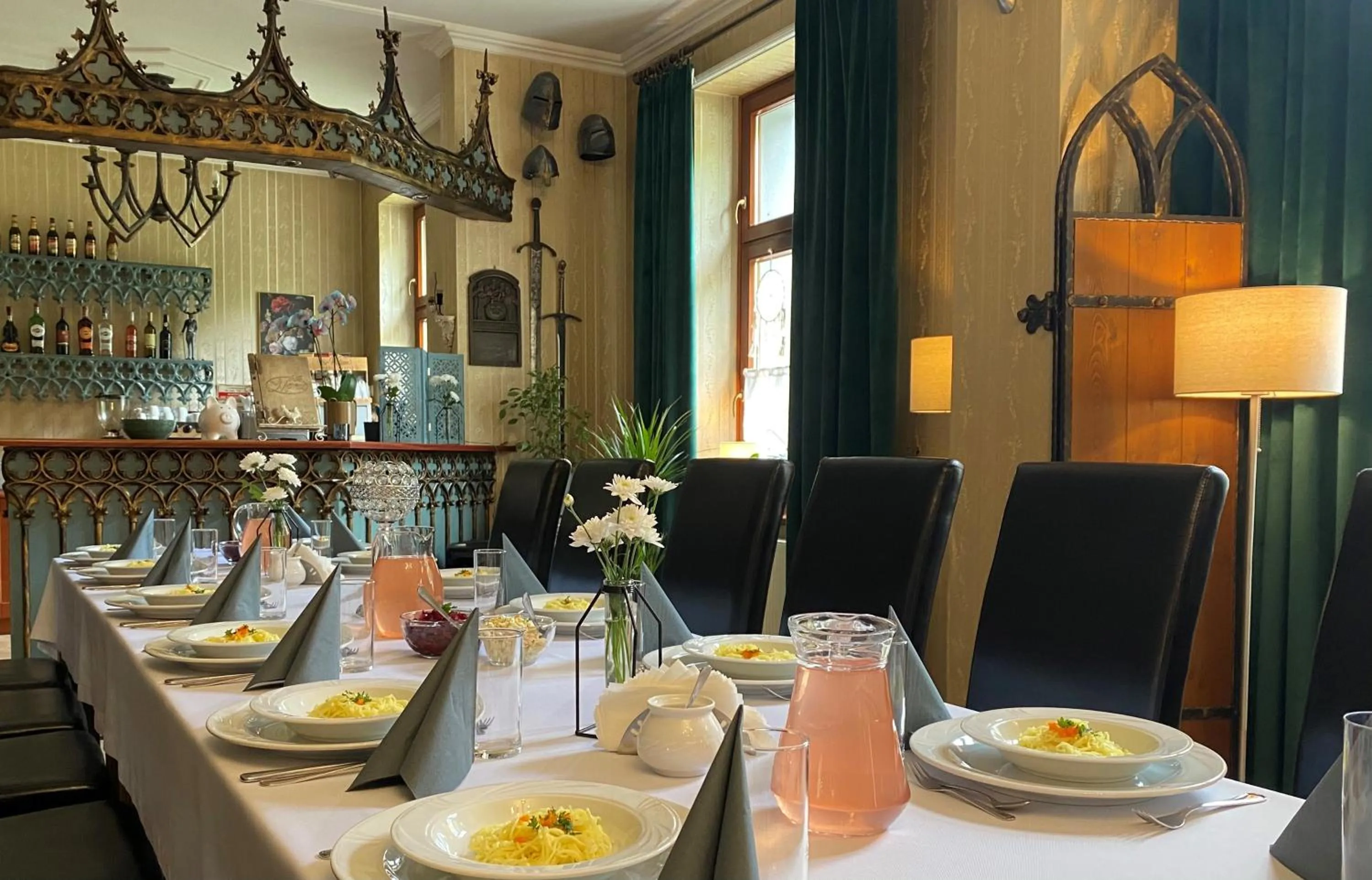 Restaurant/places to eat in Hotel i Restauracja Castle