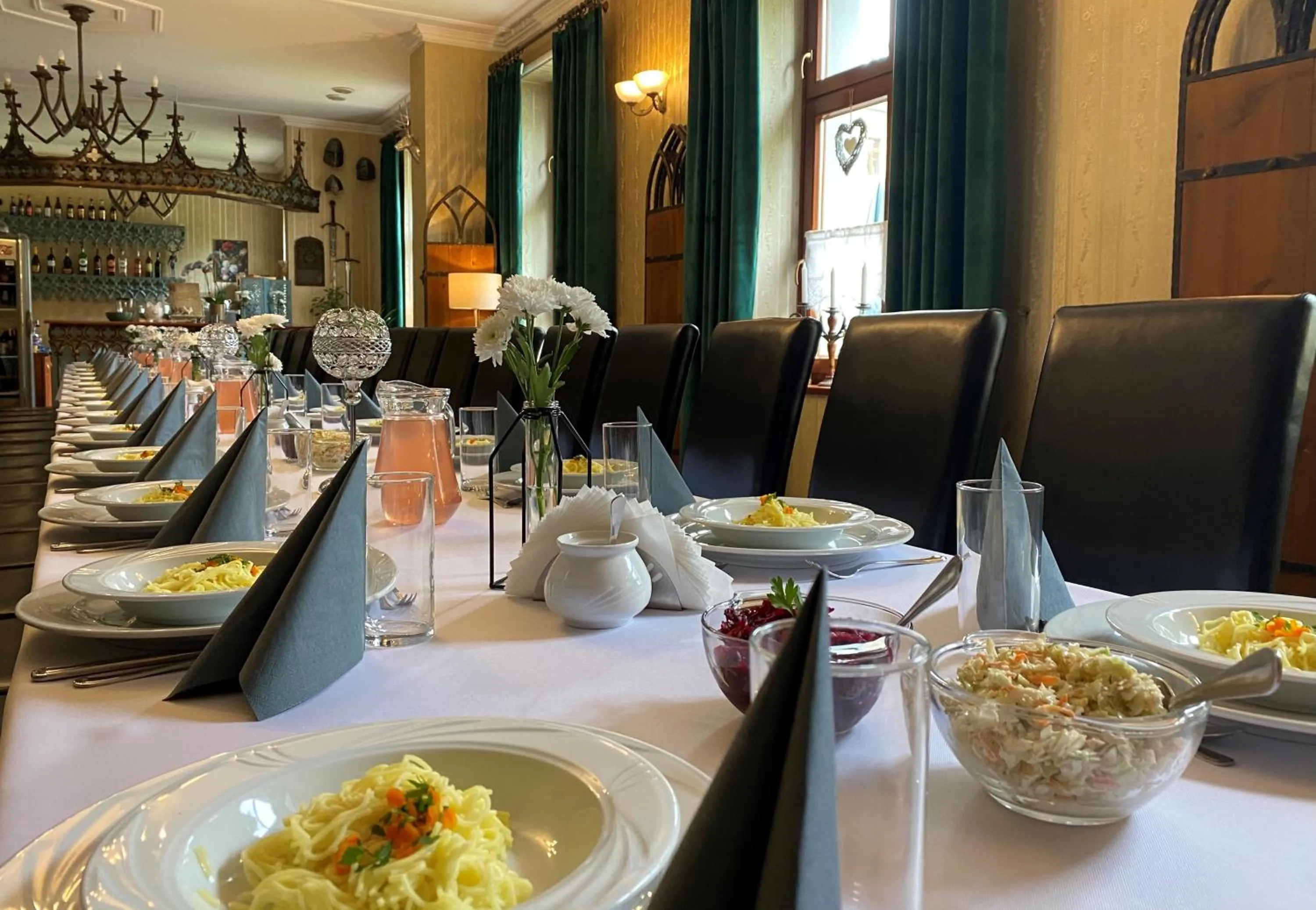 Food and drinks in Hotel i Restauracja Castle