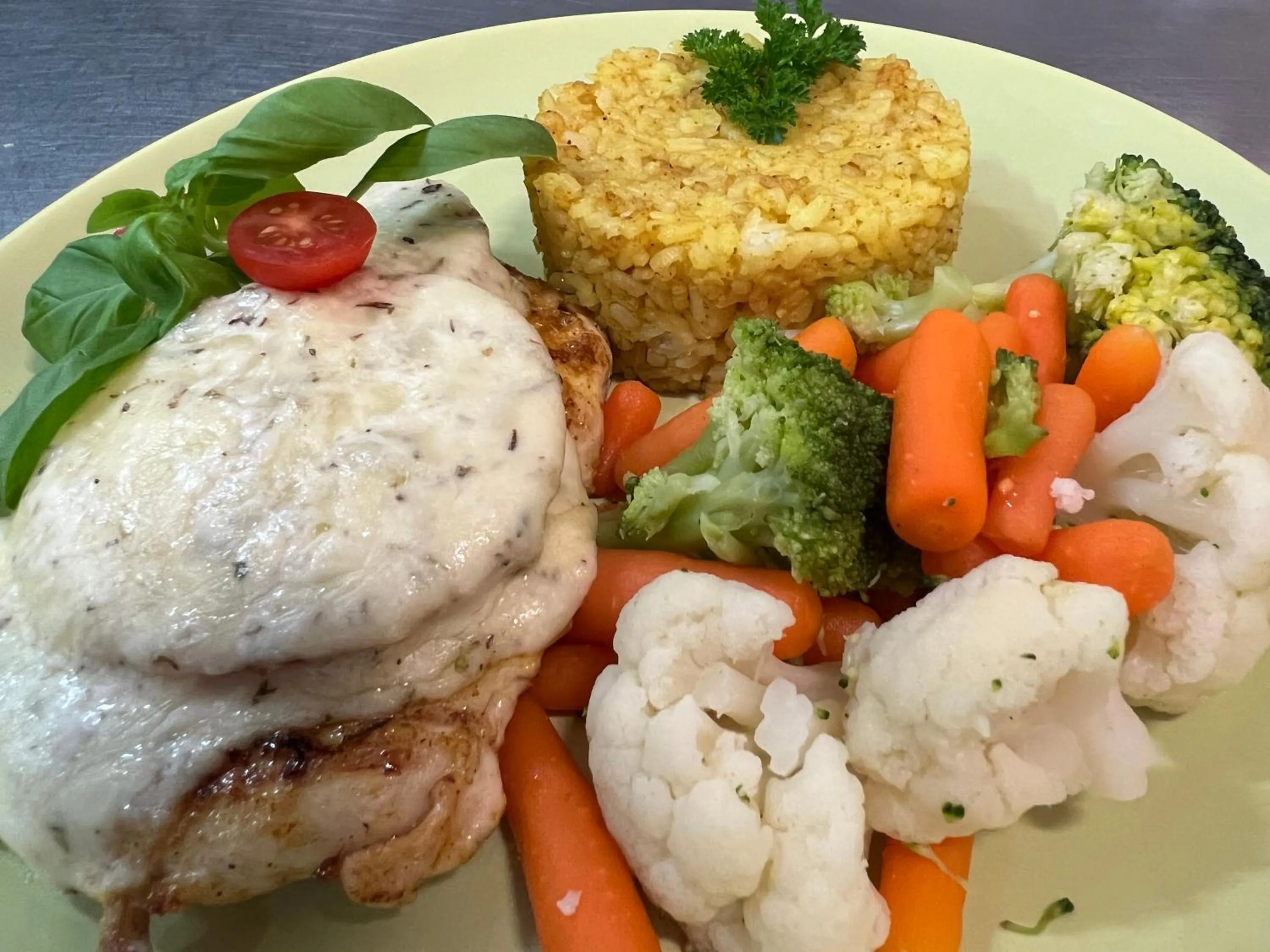 Restaurant/places to eat in Hotel i Restauracja Castle