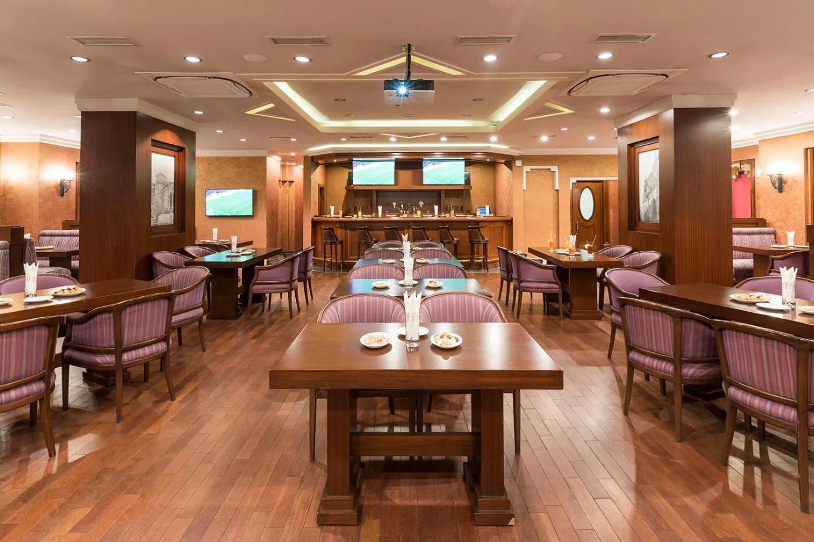 Restaurant/places to eat in Zorlu Grand Hotel Trabzon