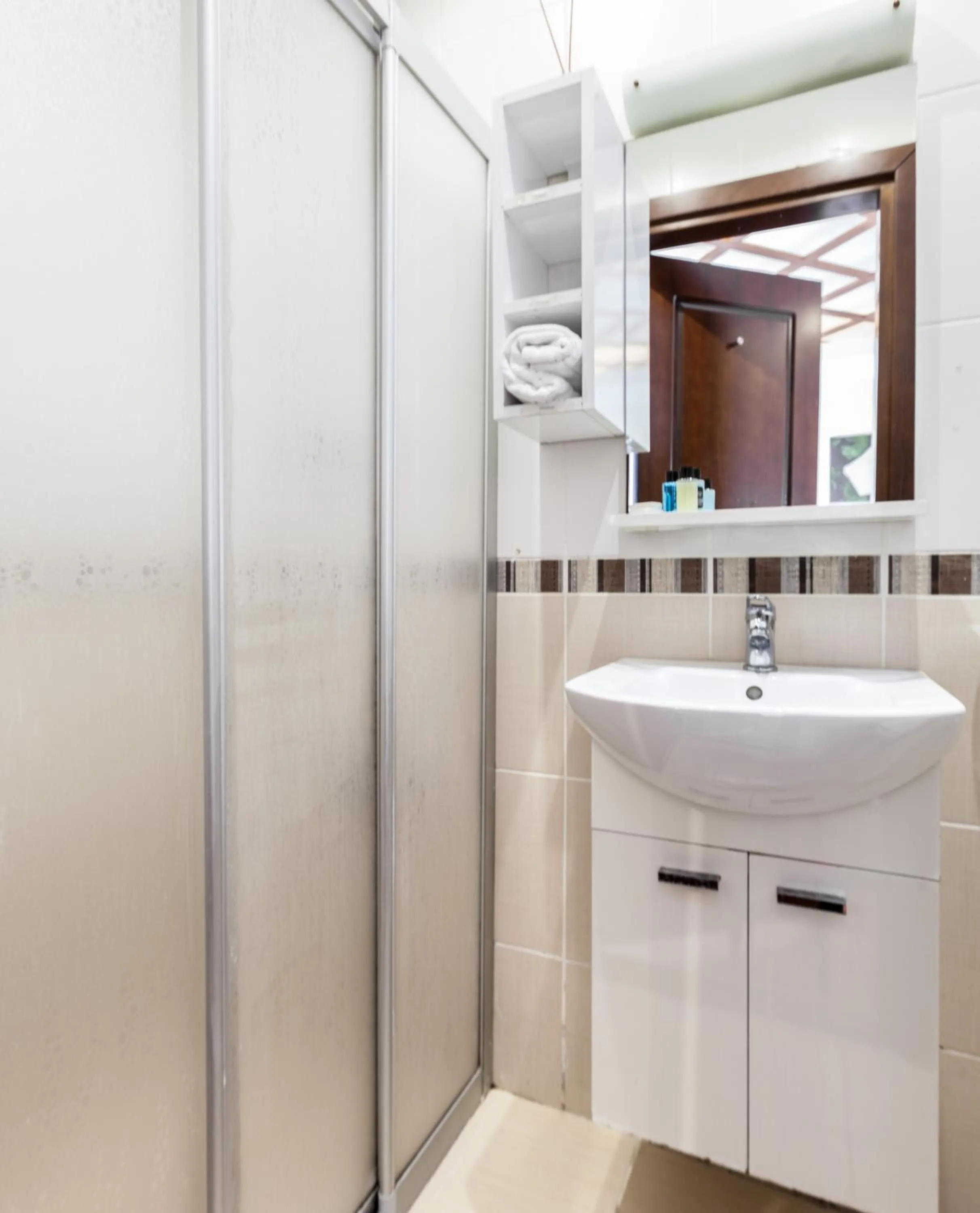 Shower in Buyukada Comfort OTEL