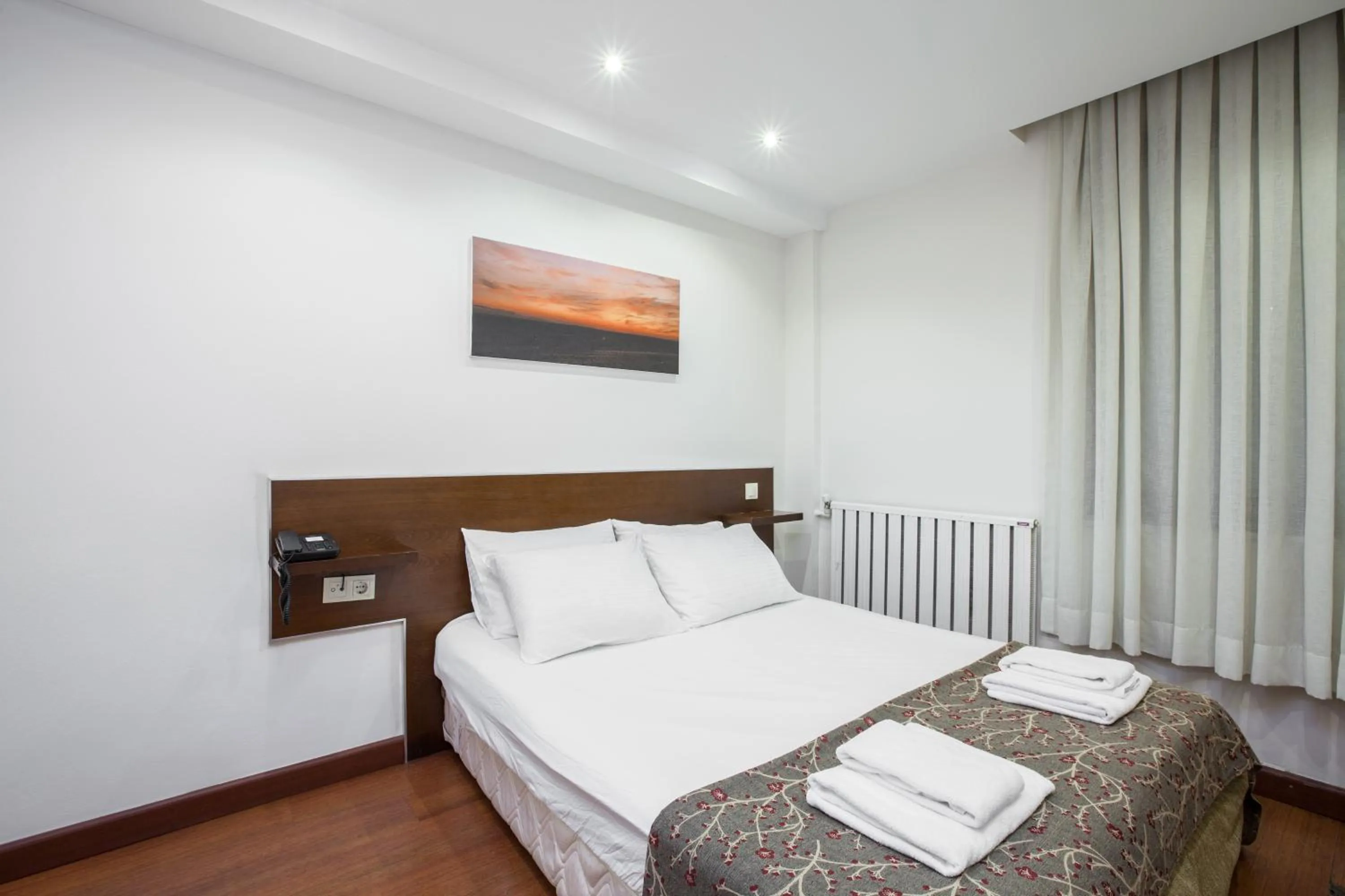 Photo of the whole room, Bed in Buyukada Comfort OTEL