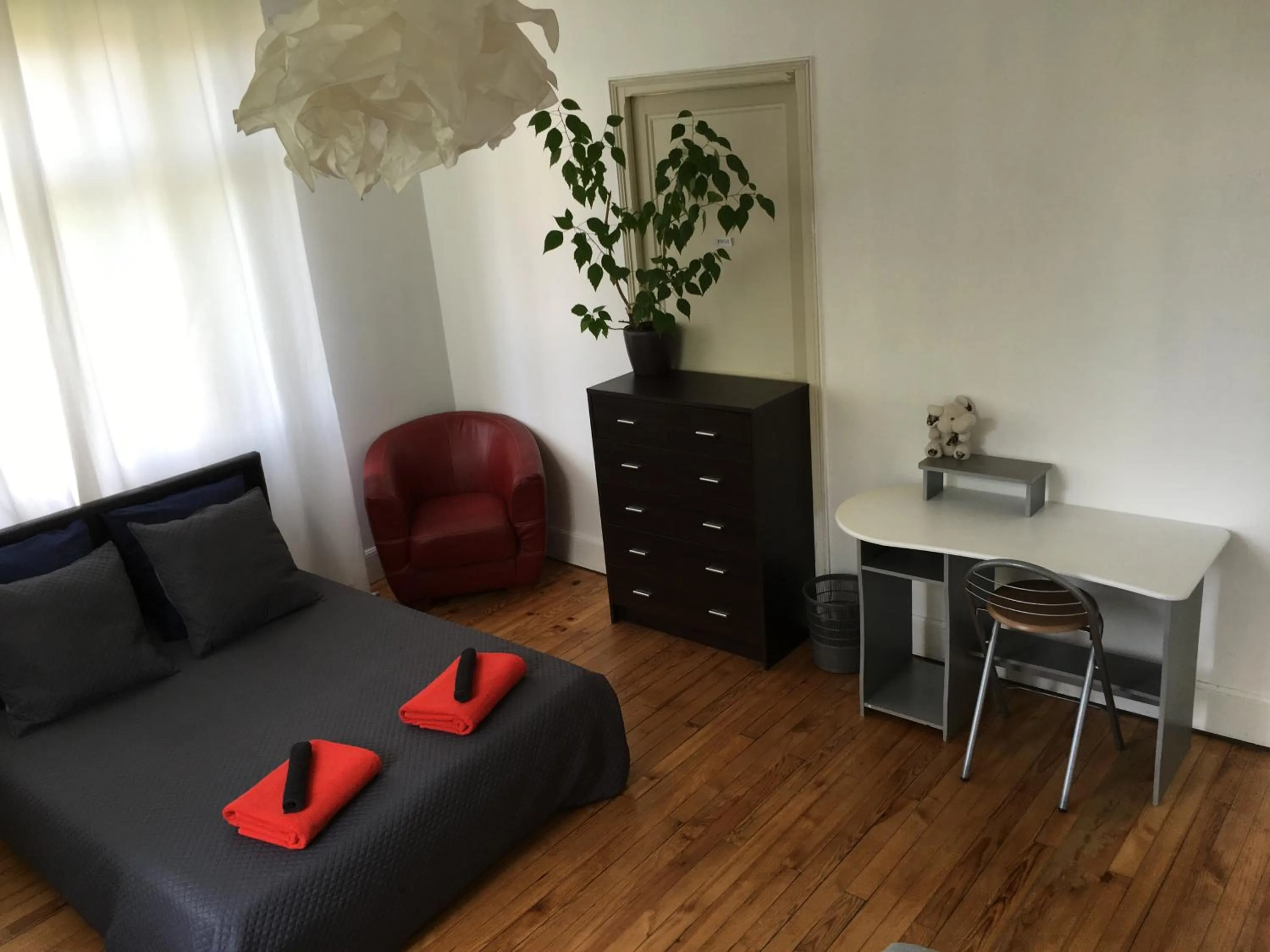 Photo of the whole room in Chez Dan et Véro - Chambre d'hôte