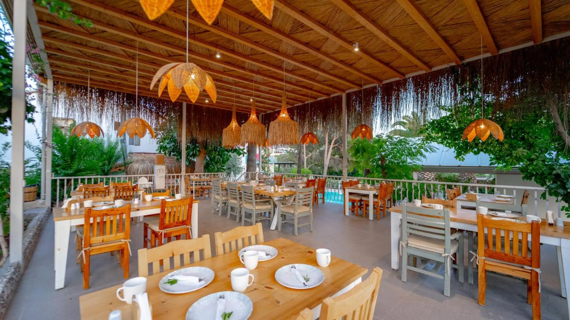 Golden Lighthouse Hotel