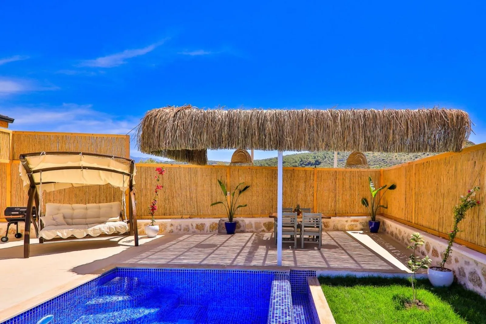 Golden Lighthouse Hotel