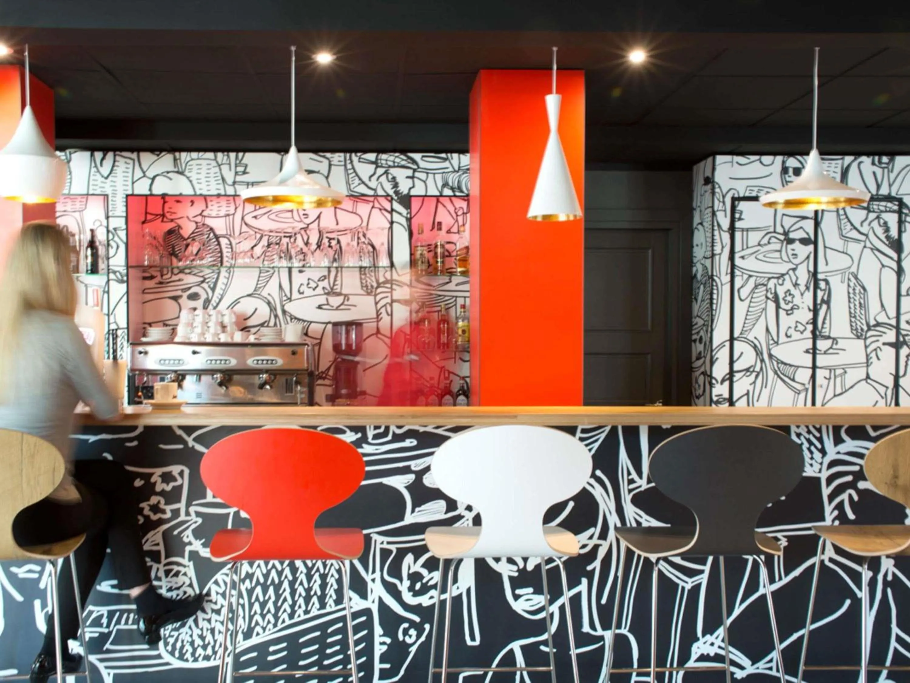 Lounge or bar in Ibis Poznan Stare Miasto