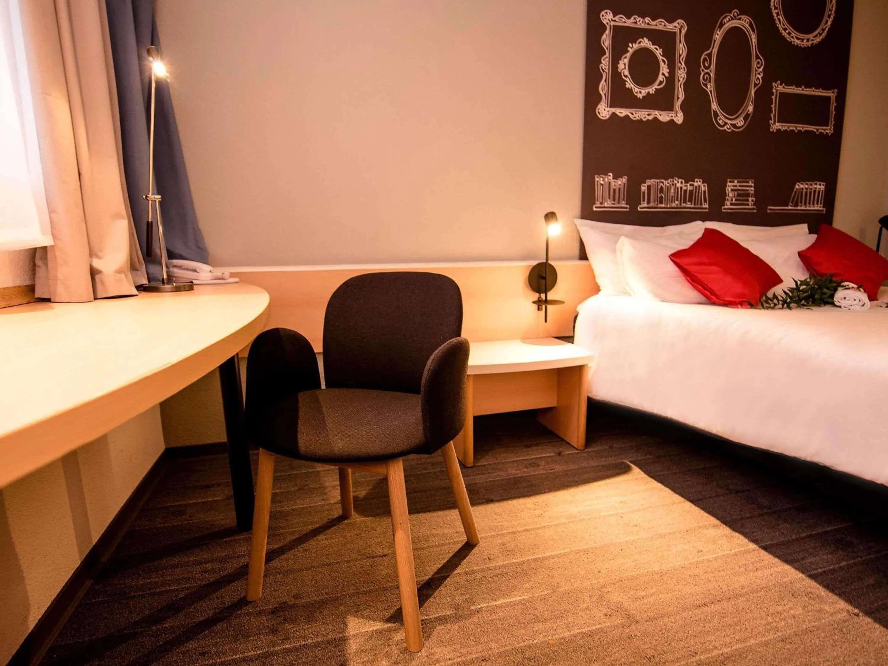 Bedroom, Bed in Ibis Poznan Stare Miasto