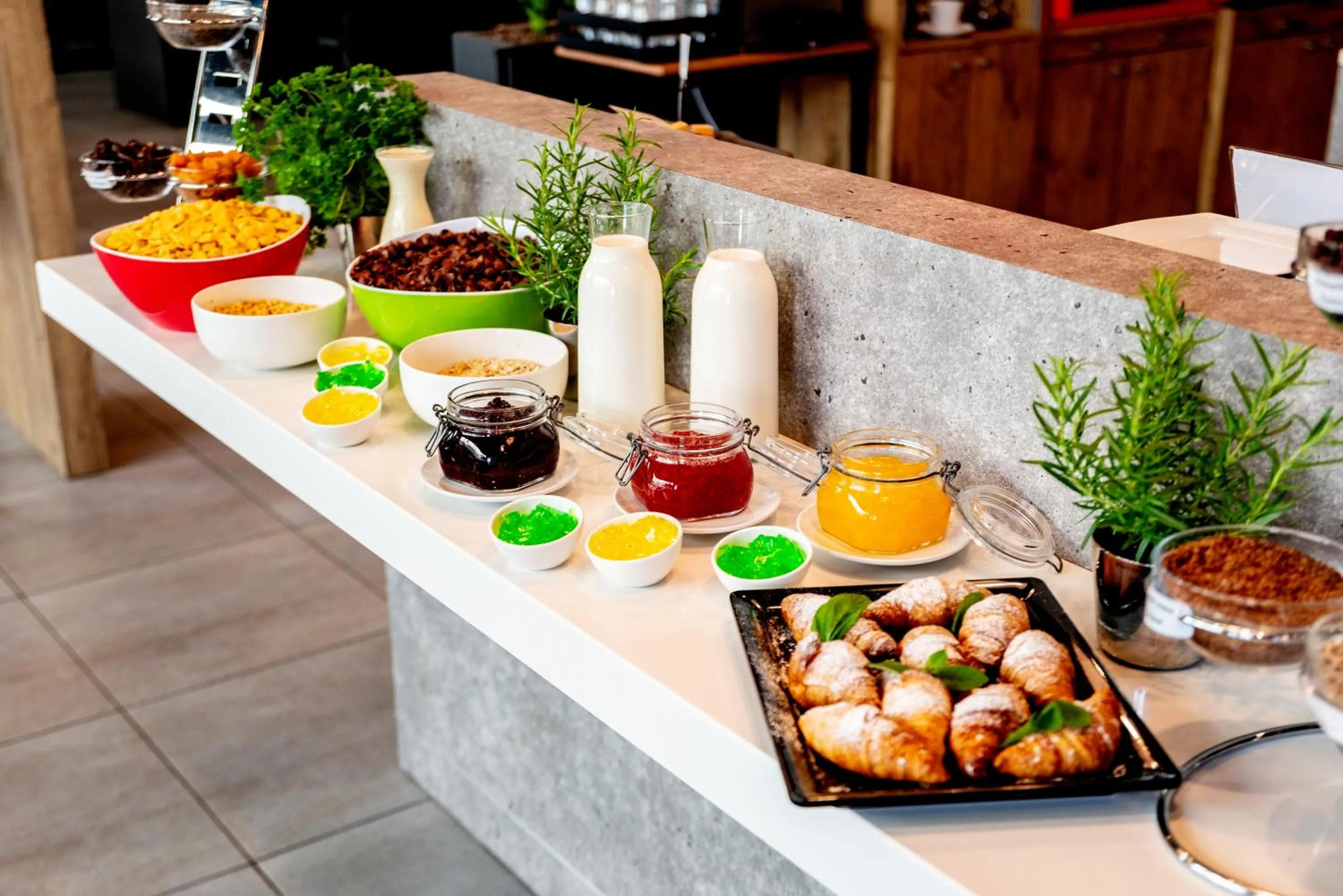 Breakfast in Ibis Poznan Stare Miasto