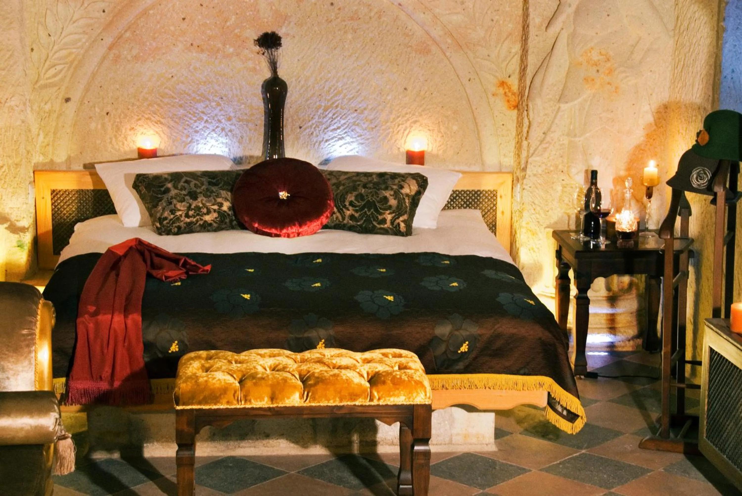 Photo of the whole room, Bed in Cappadocia Perimasali Cave Hotel