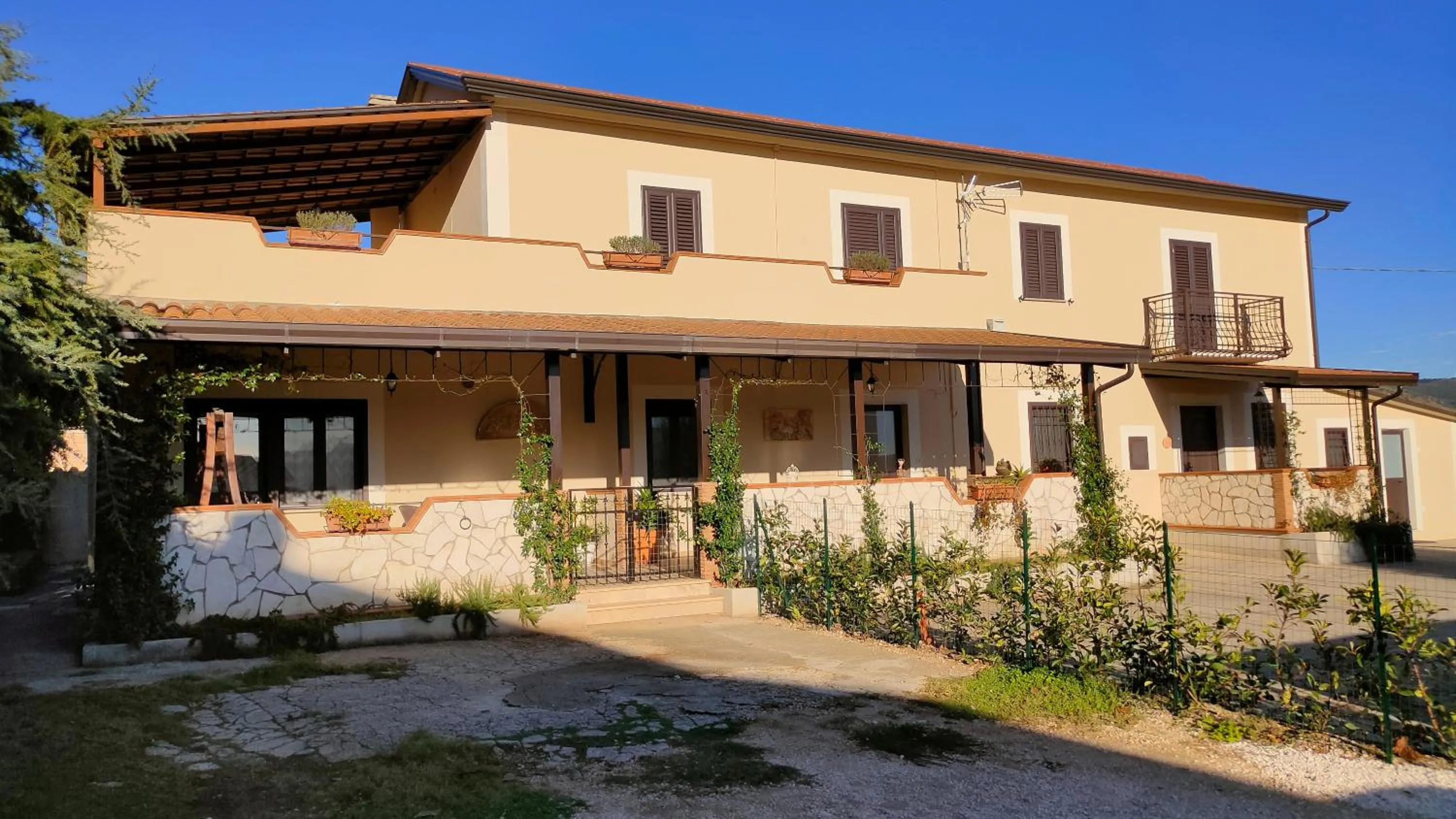 Superior Double Room with Balcony in B&B Casale Shanti