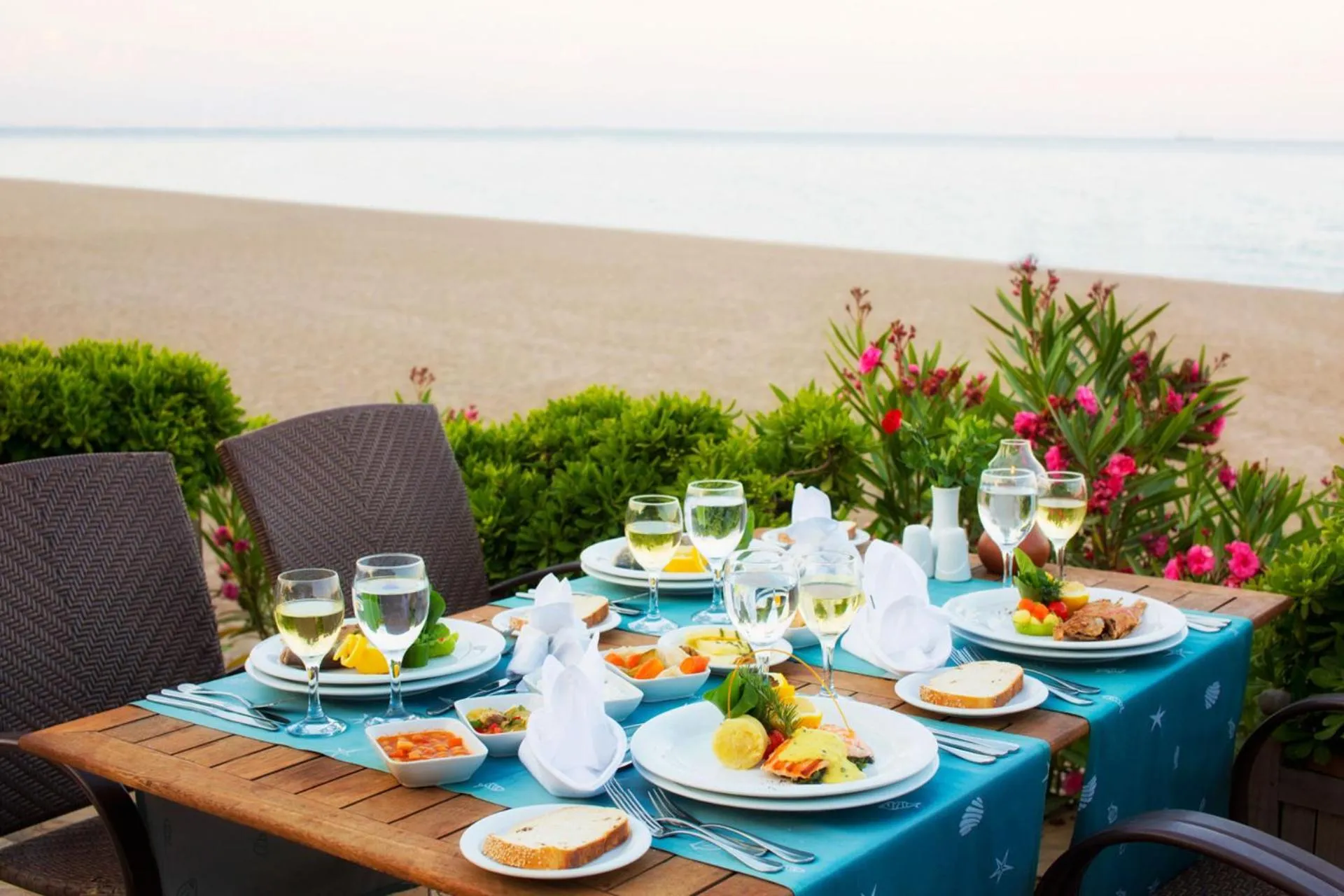 Food and drinks in Akka Antedon Hotel - Premium All Inclusive