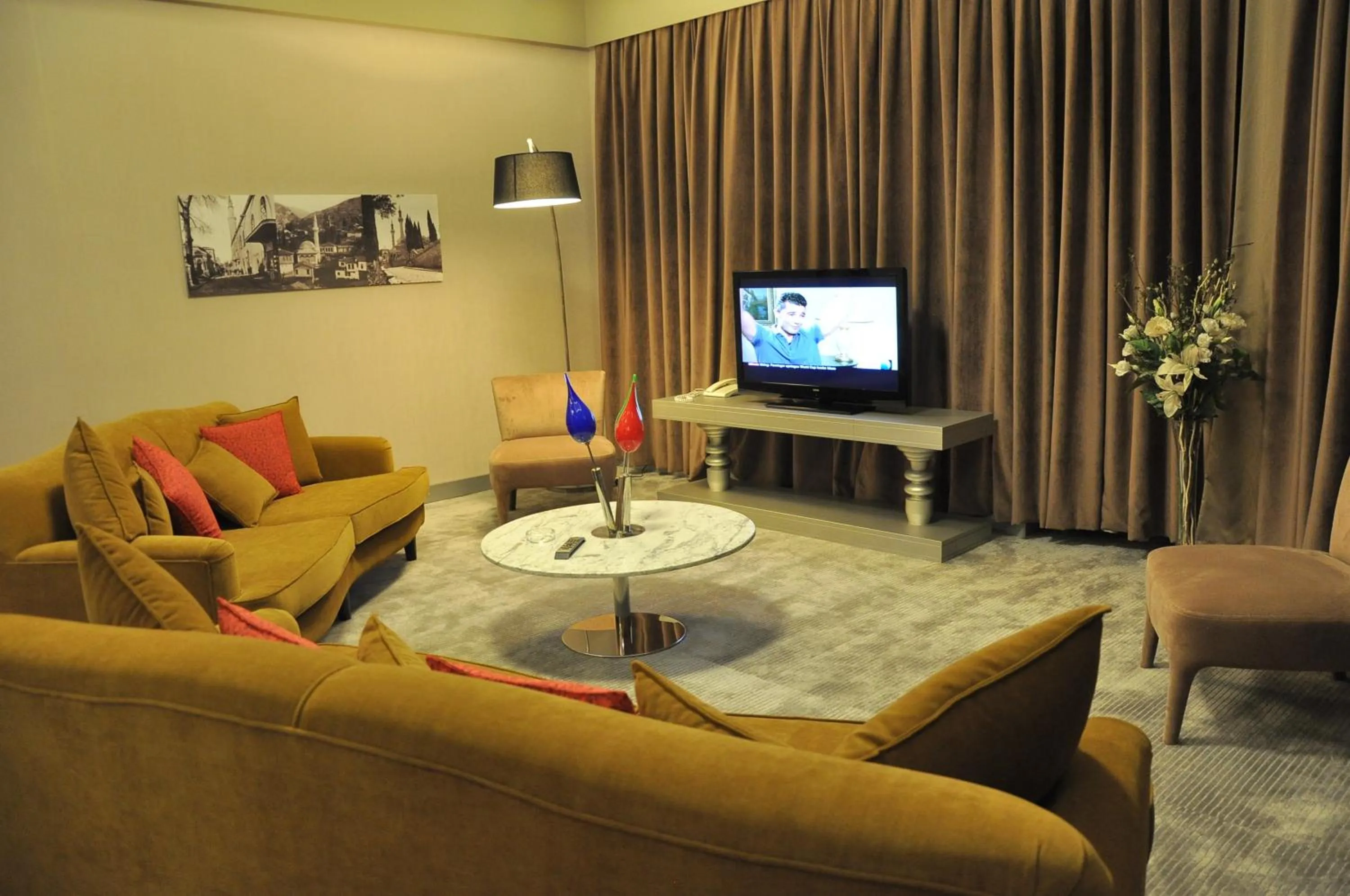 Photo of the whole room, Seating Area in Kervansaray Thermal Convention Center & Spa