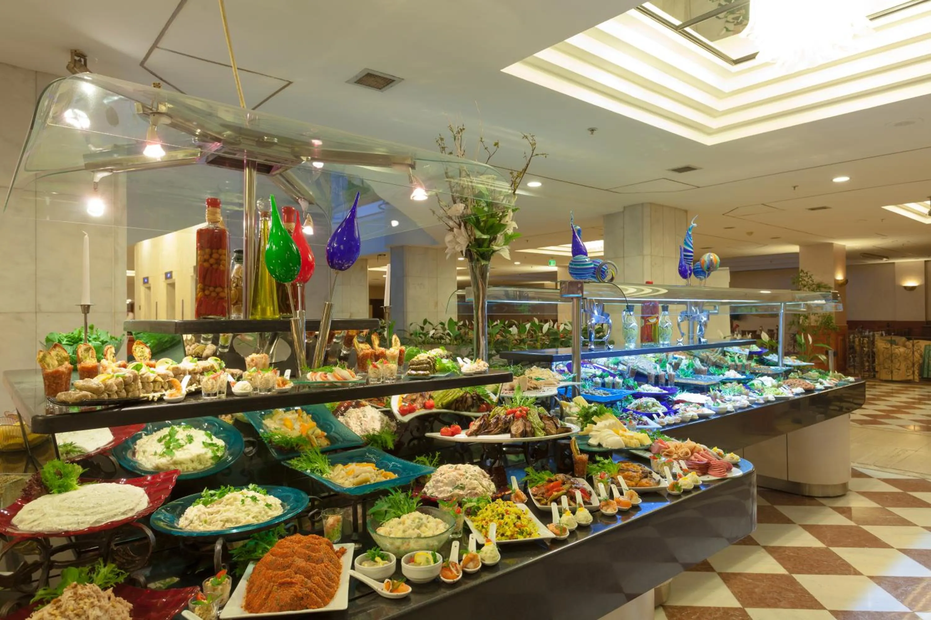 Restaurant/places to eat in Kervansaray Thermal Convention Center & Spa