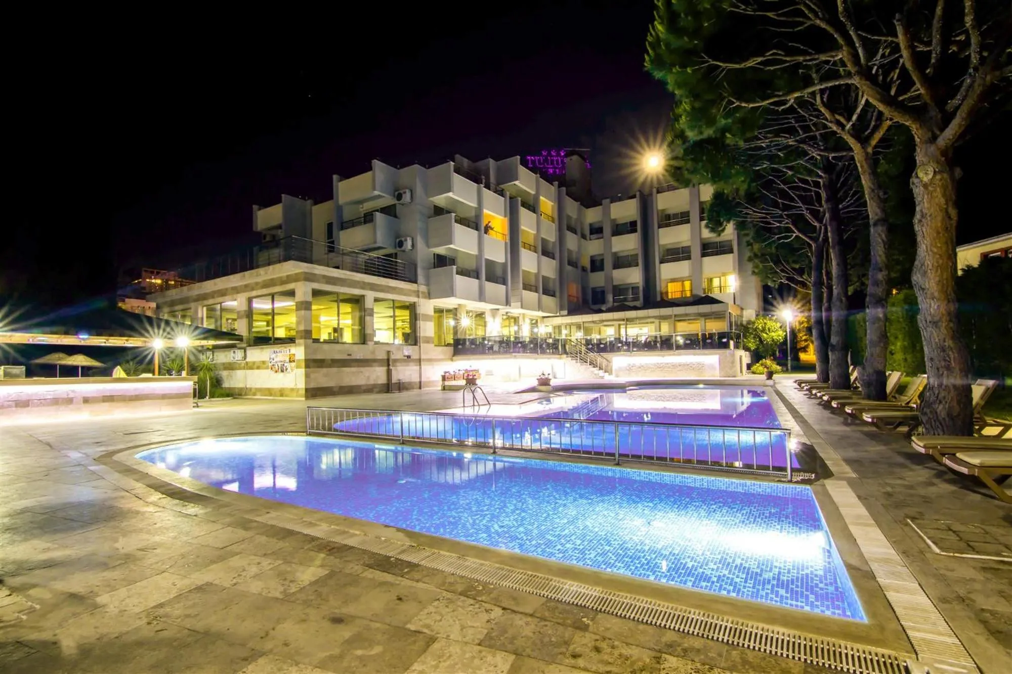 Swimming pool in Hotel Akbulut & Spa